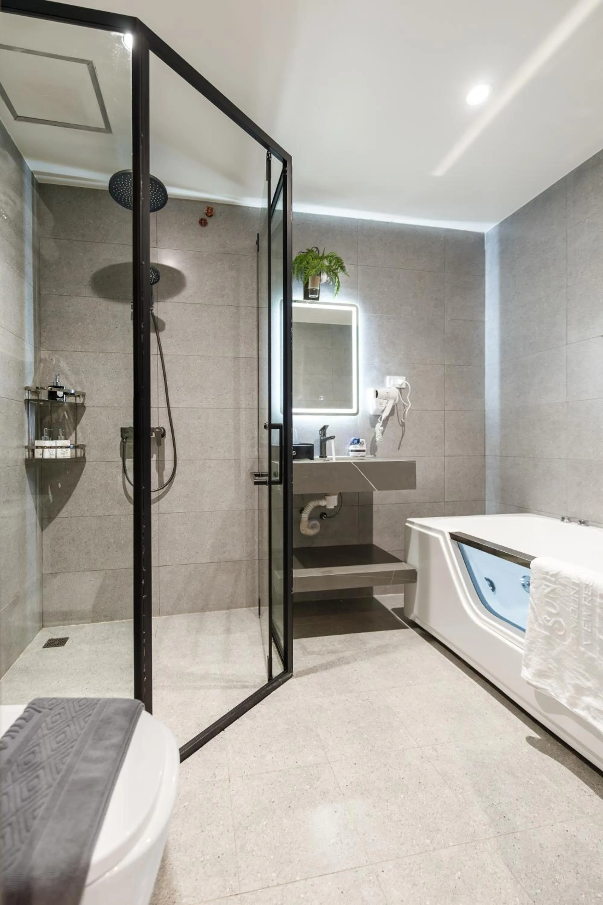 Bed in Sunrise Mountain View Resort