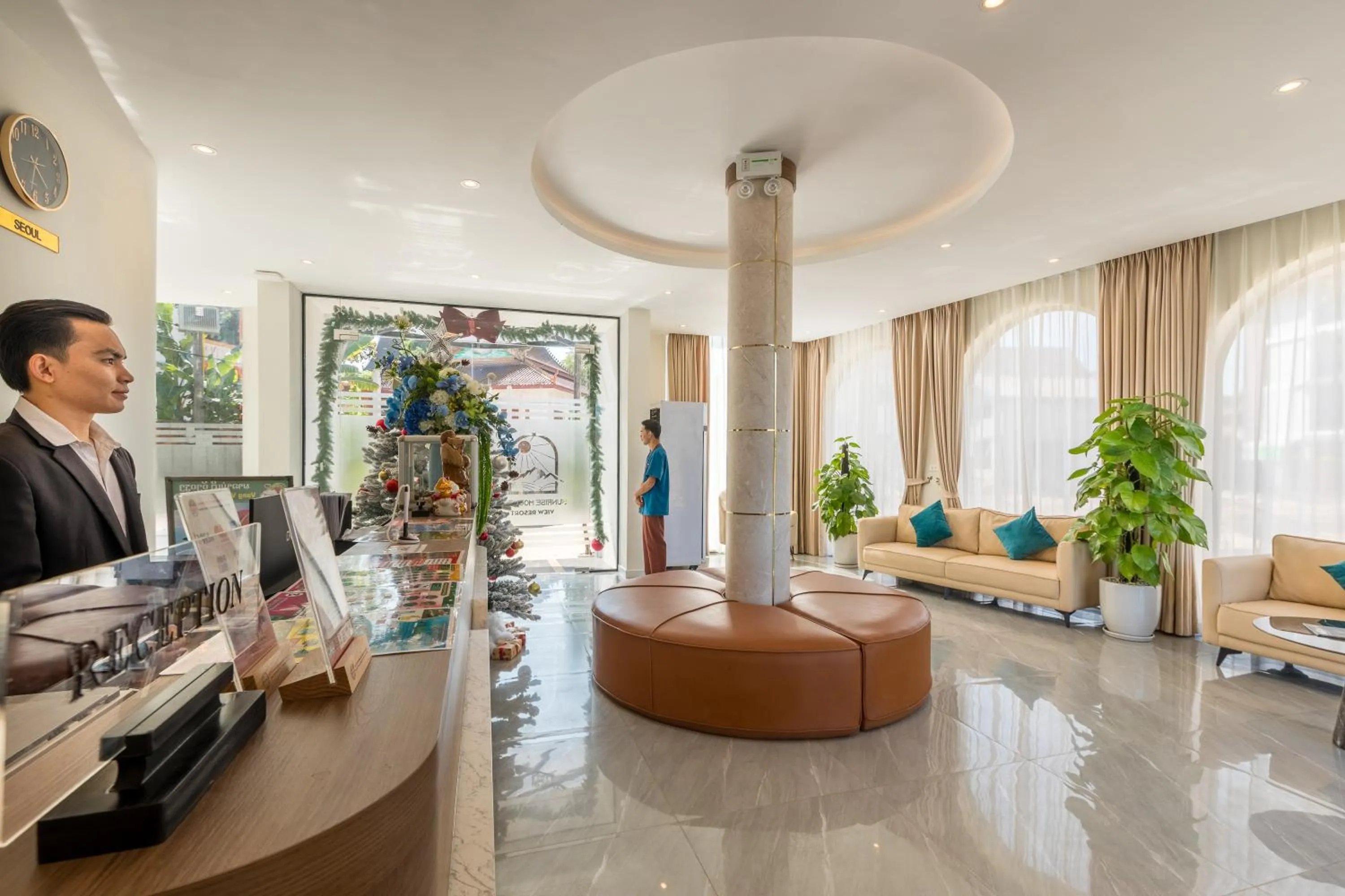 Sunrise Mountain View Resort