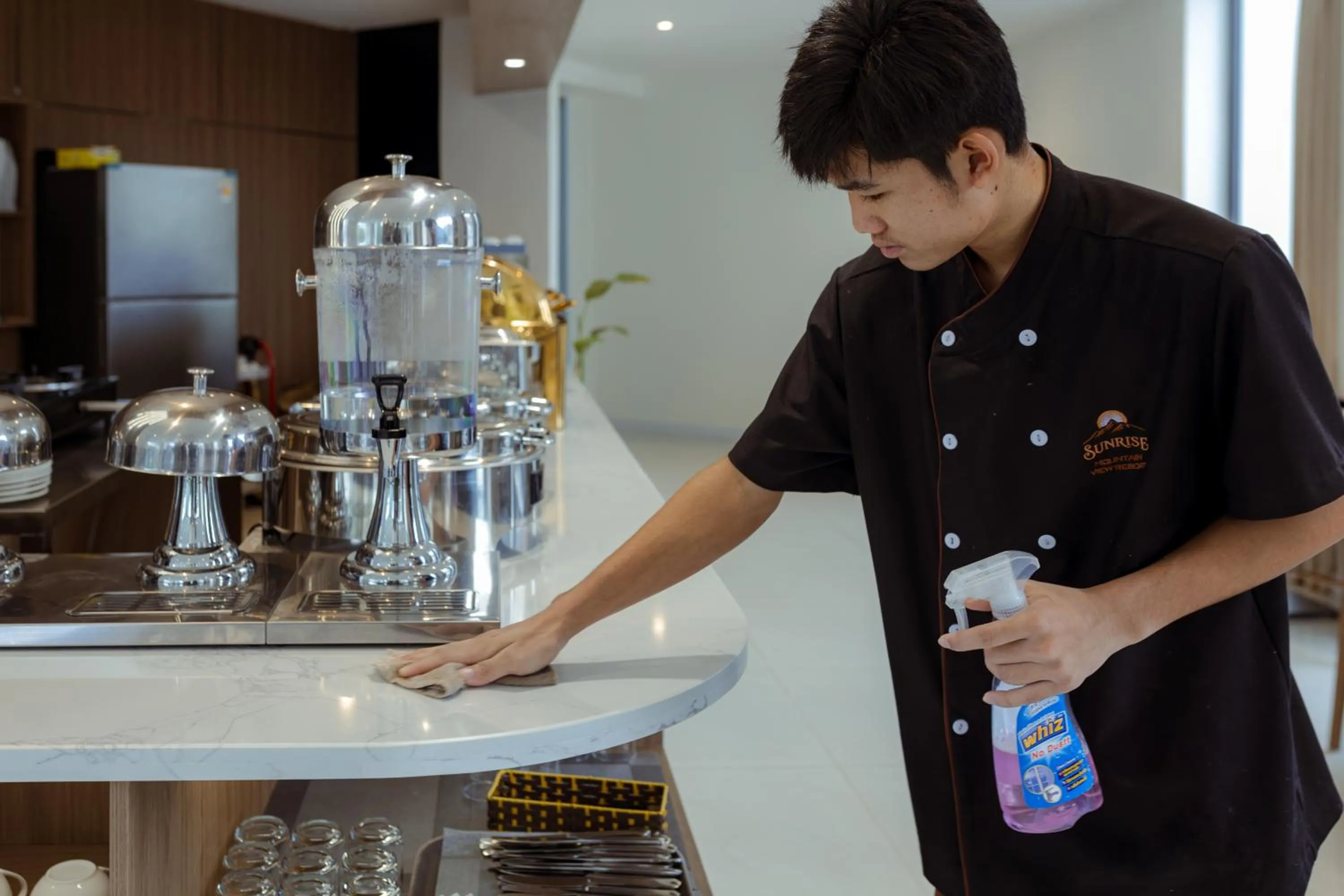 Sunrise Mountain View Resort