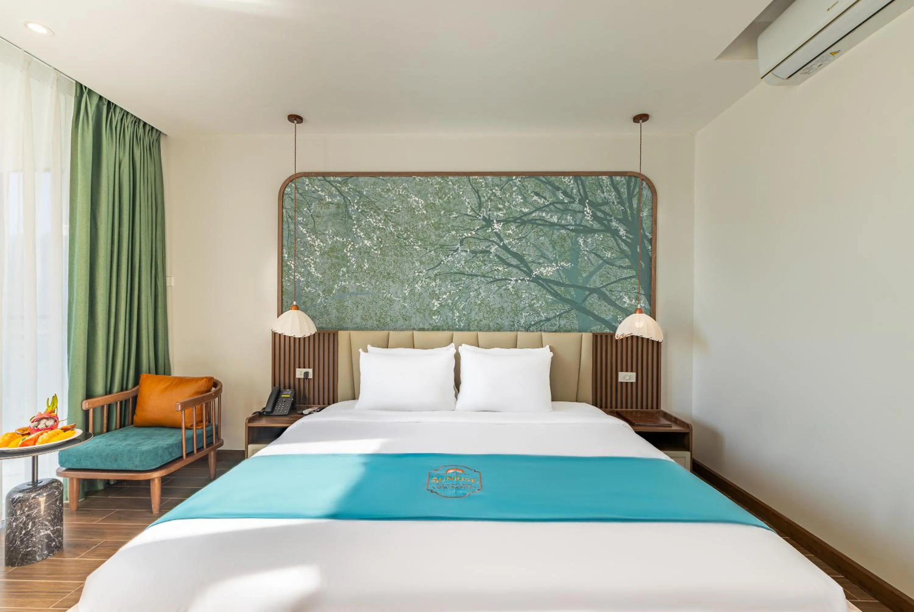 Bed in Sunrise Mountain View Resort