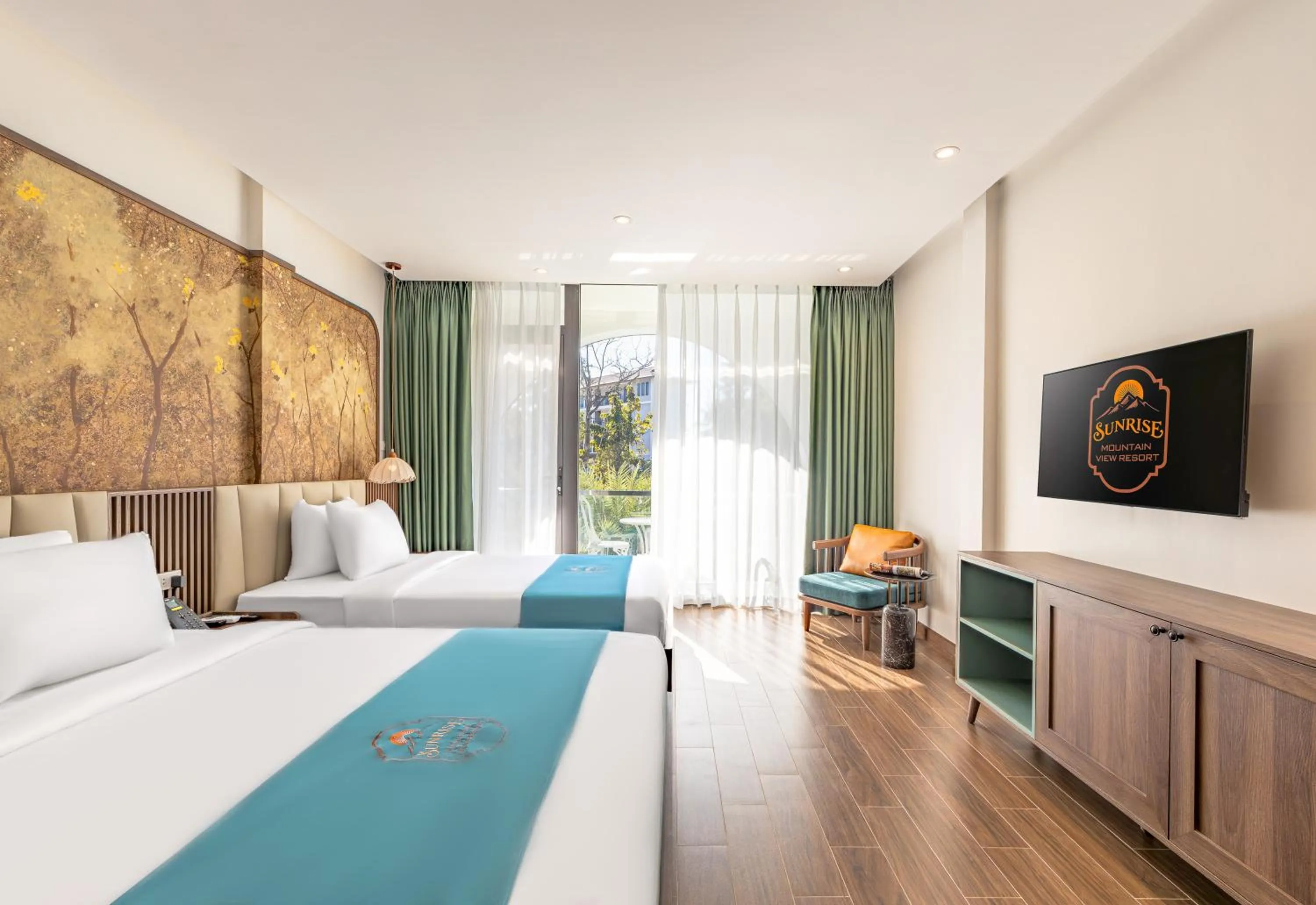 Bed in Sunrise Mountain View Resort