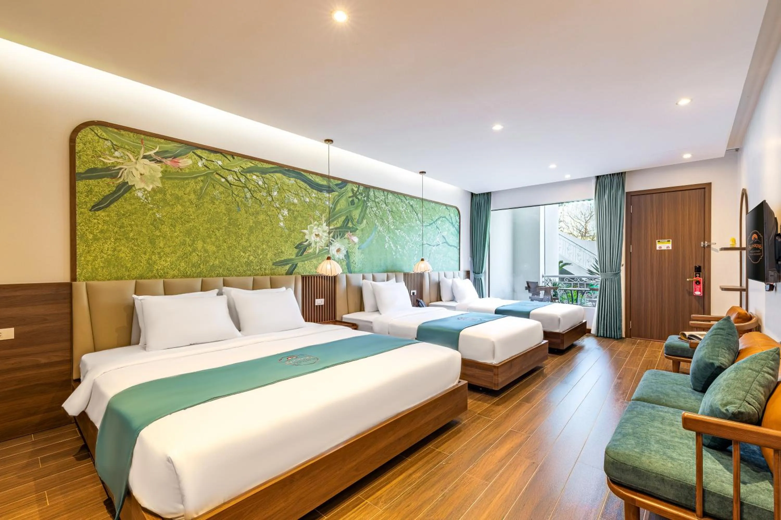 Bed in Sunrise Mountain View Resort