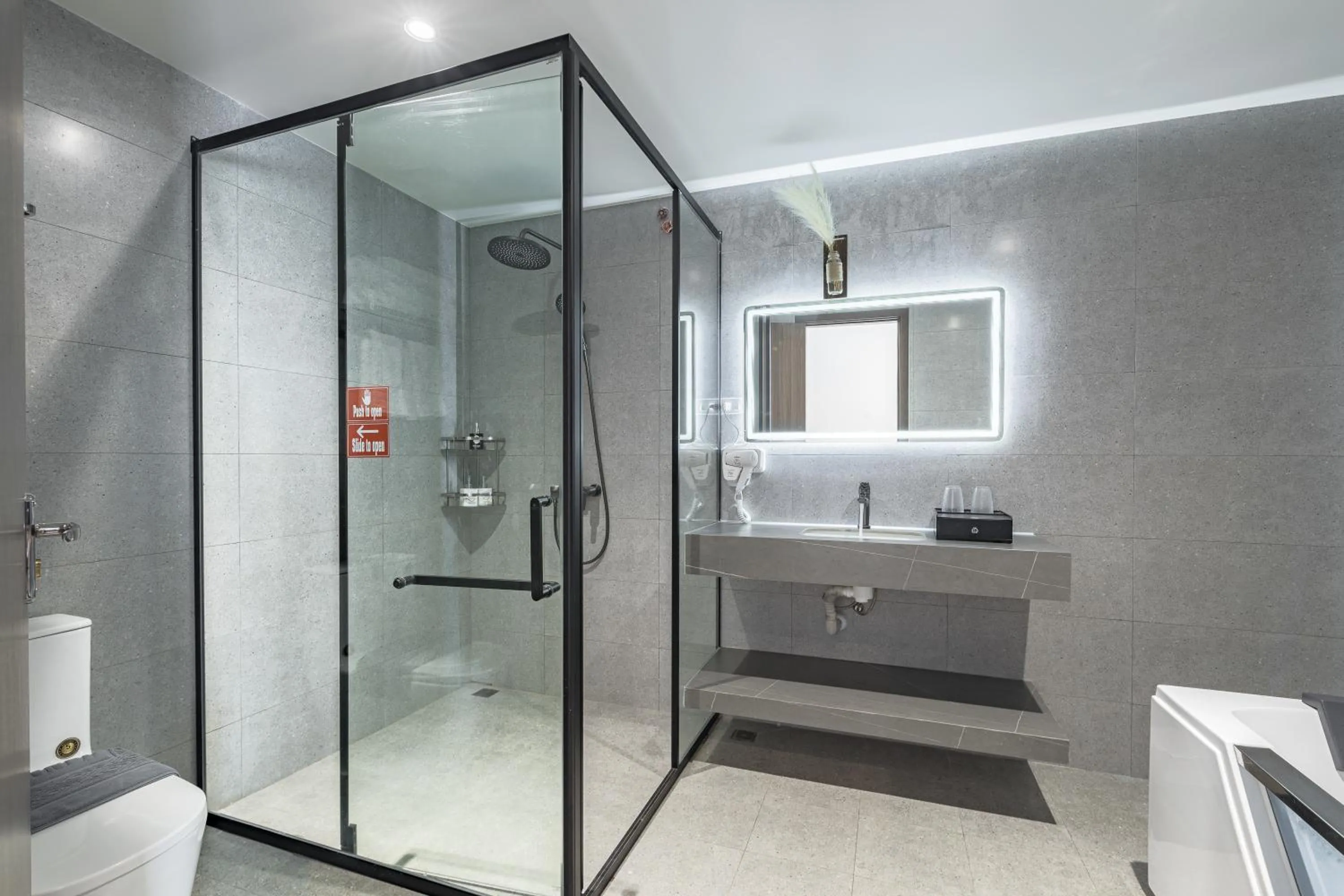 Sunrise Mountain View Resort