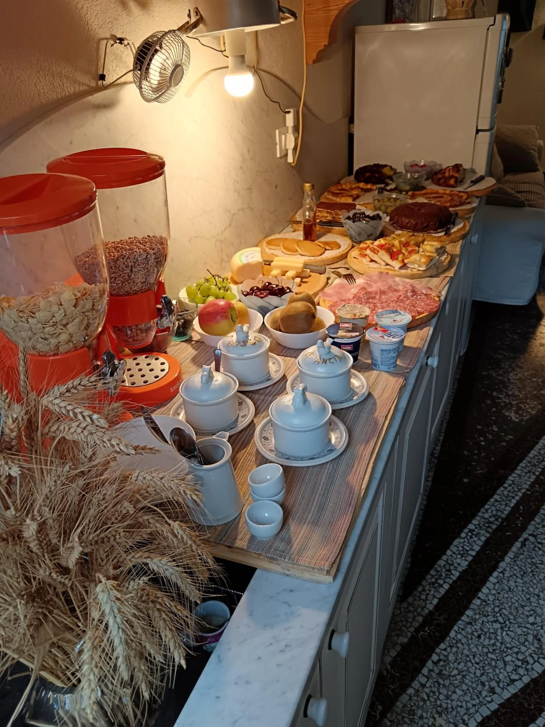 Buffet breakfast in B&B Alle Ortensie Blu