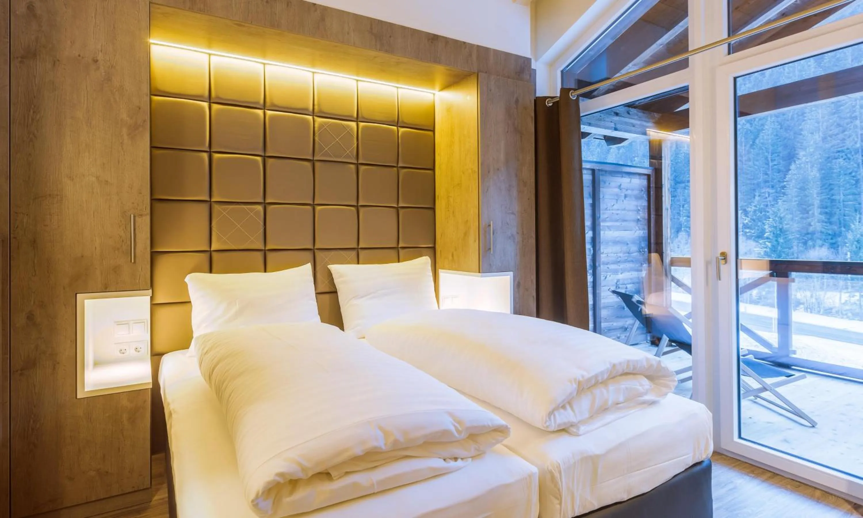 Bedroom, Bed in AvenidA Mountain Lodges Saalbach