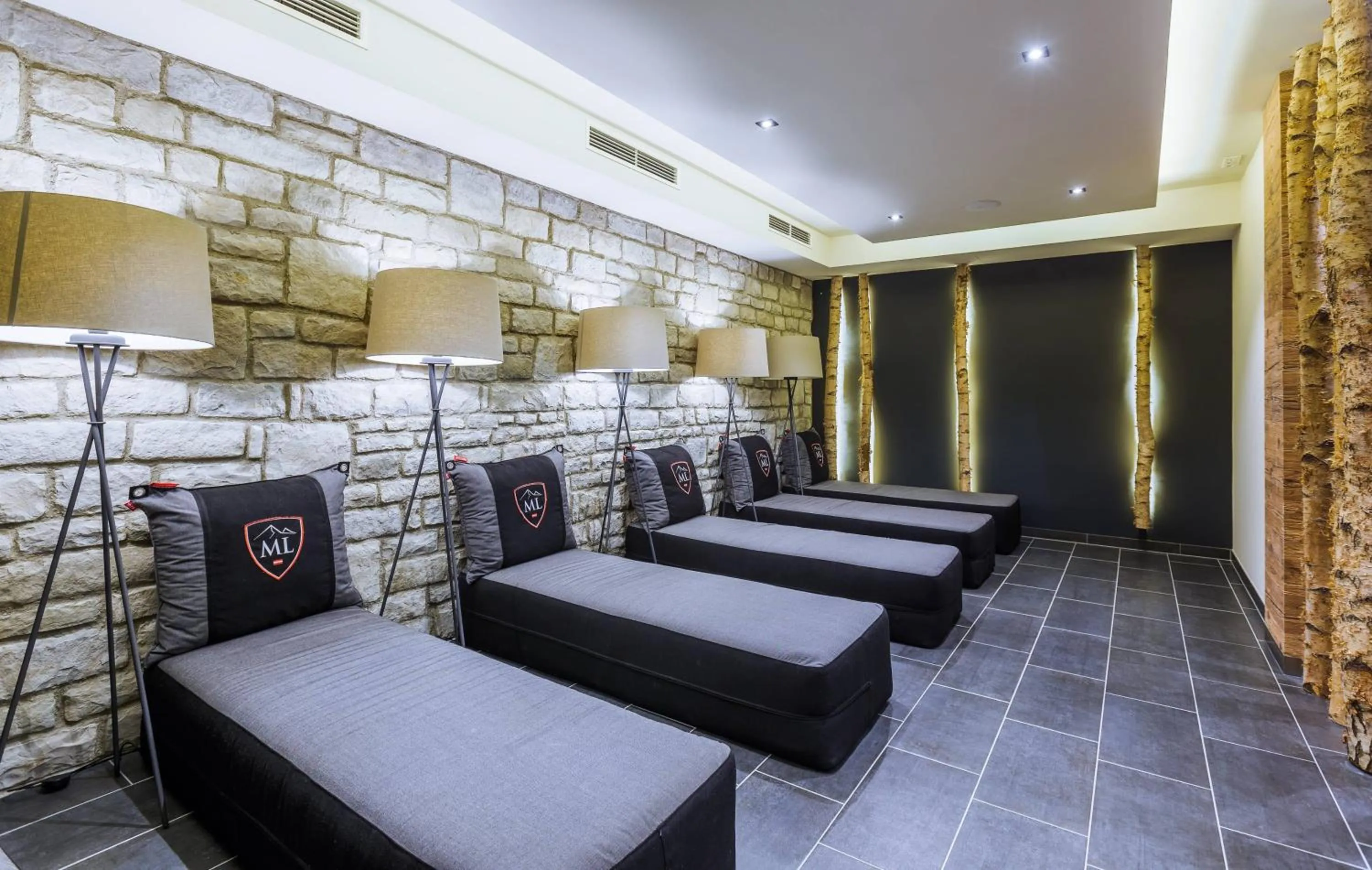 Spa and wellness centre/facilities in AvenidA Mountain Lodges Saalbach