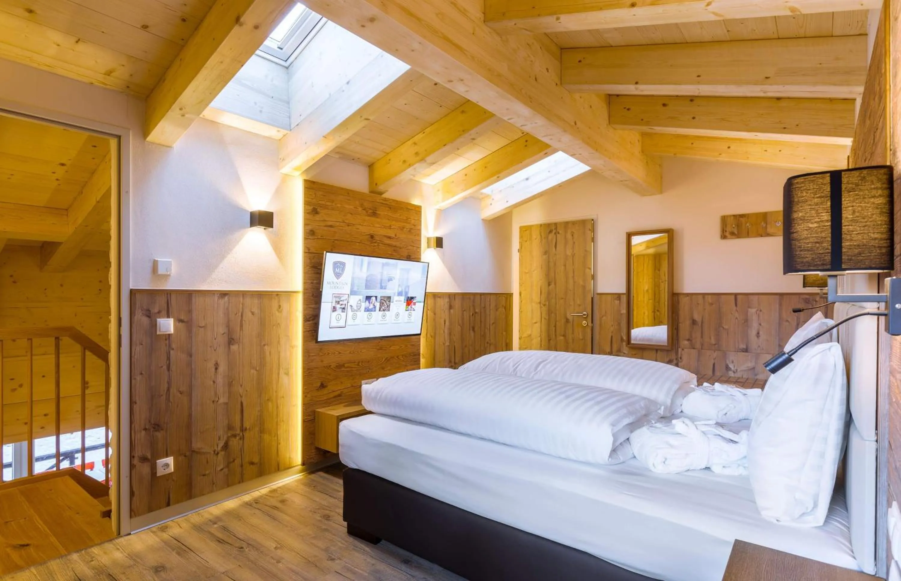 Bedroom, Bed in AvenidA Mountain Lodges Saalbach