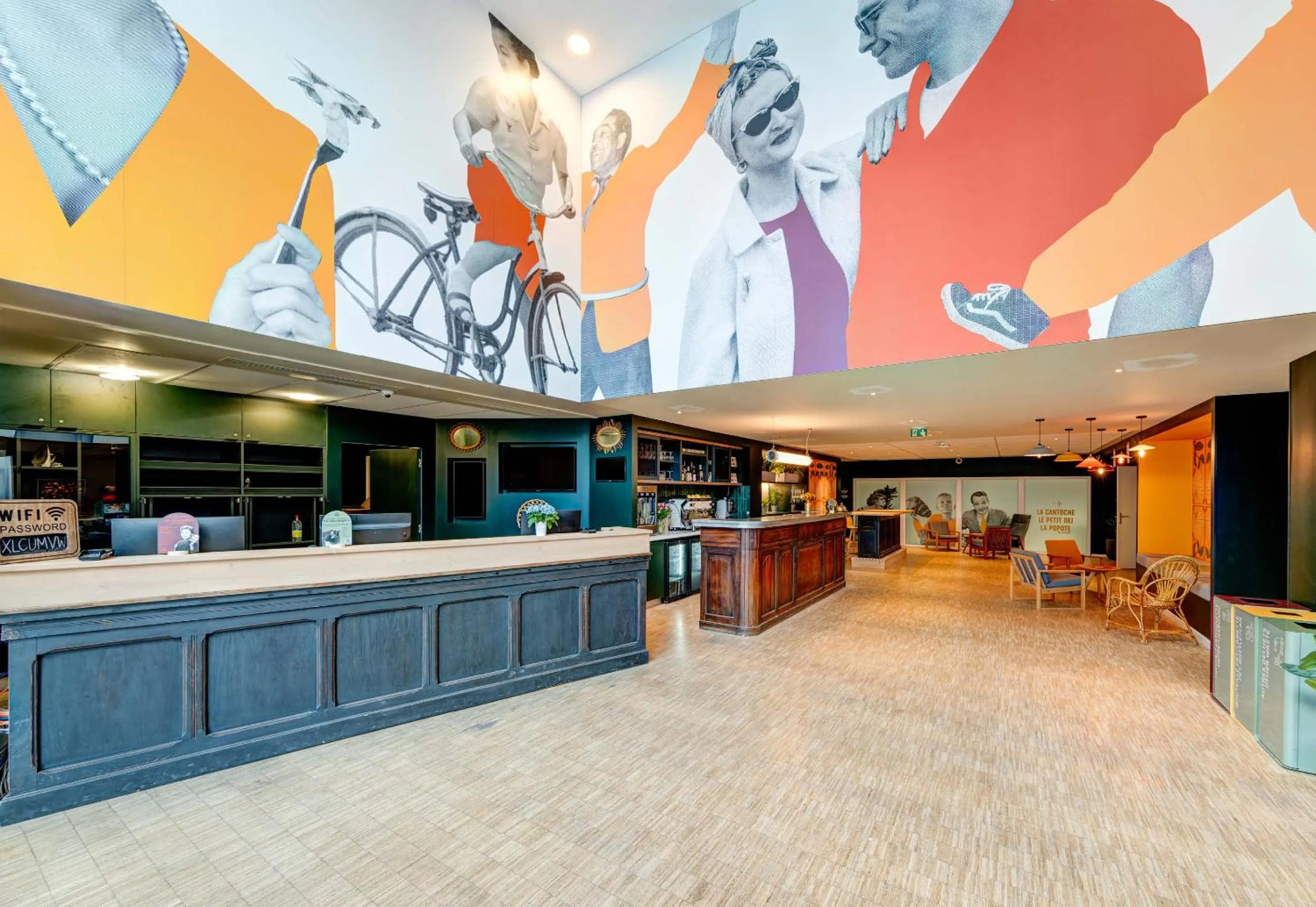 Lobby or reception in B&B HOME Paris Mairie de Saint-Ouen