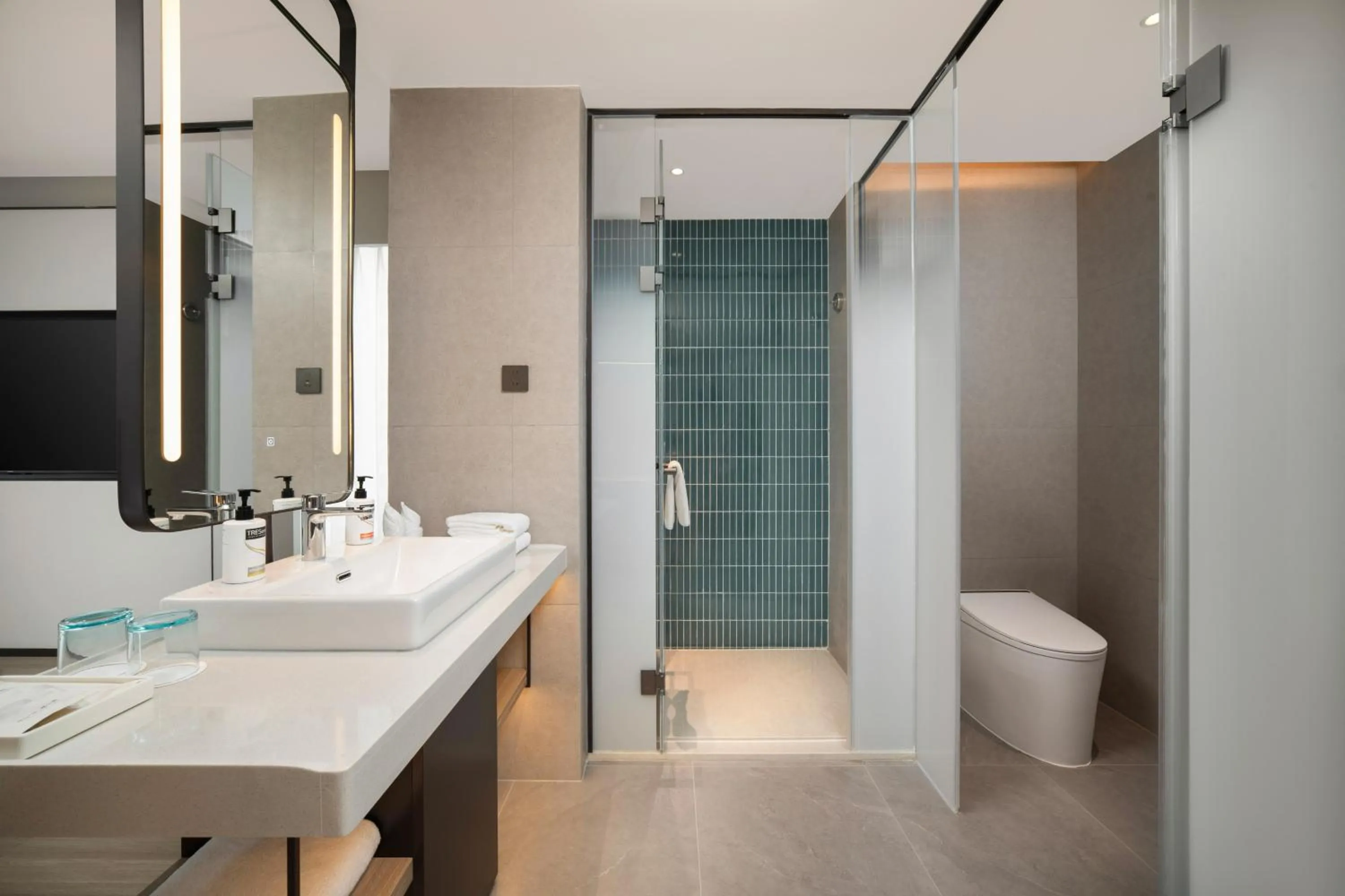 Toilet in Holiday Inn Express Chongqing Central Park by IHG