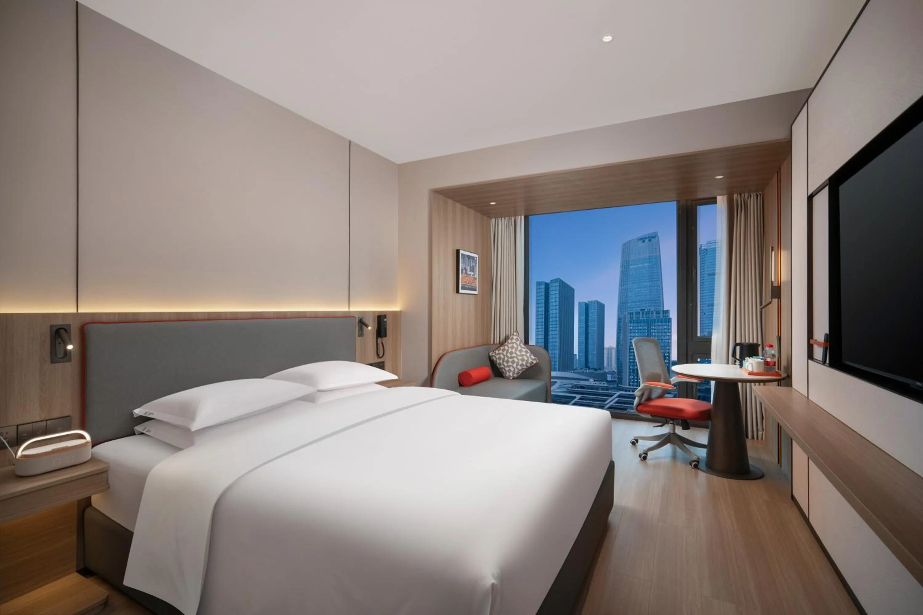 TV and multimedia, Bed in Holiday Inn Express Chongqing Central Park by IHG