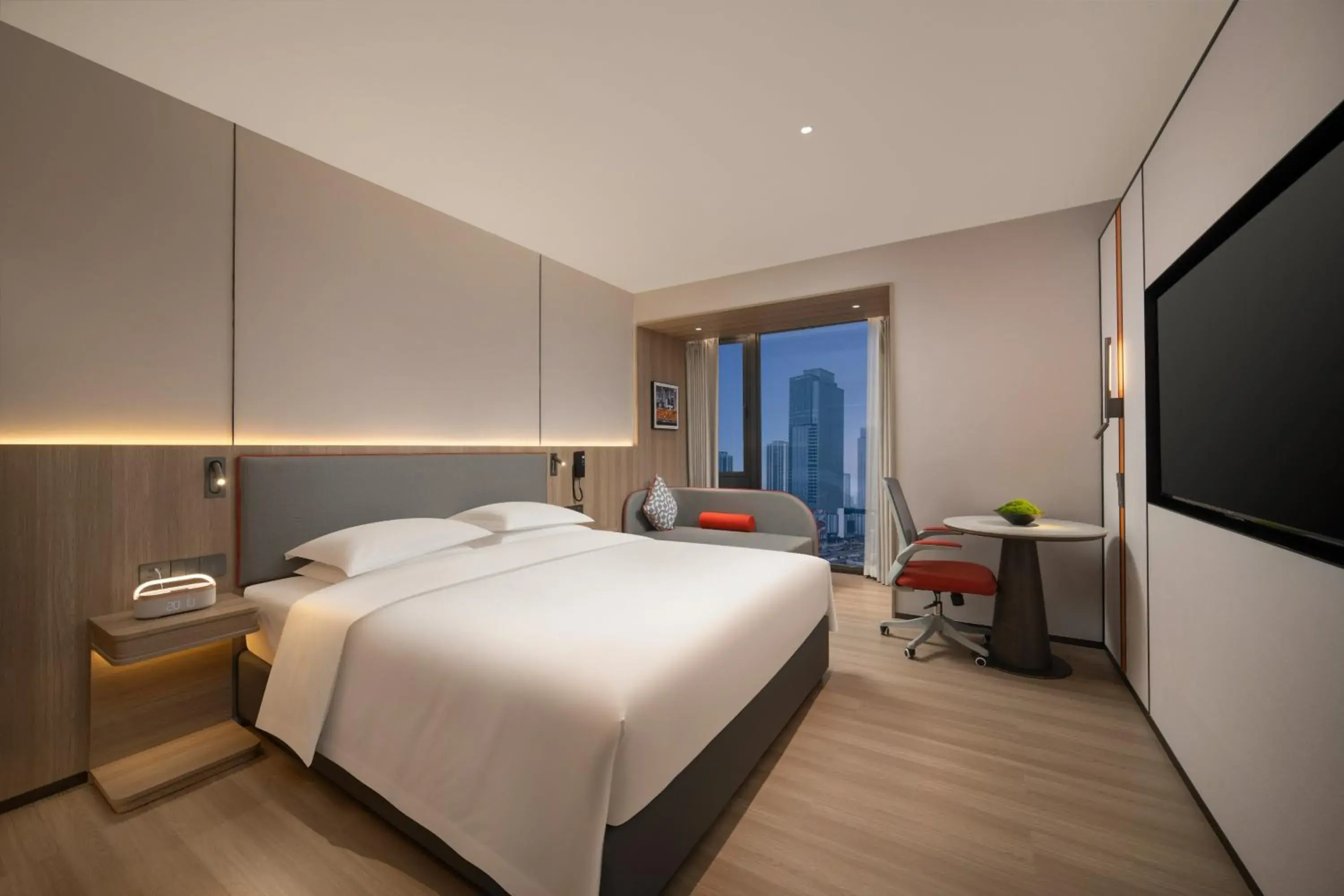 Standard King Room in Holiday Inn Express Chongqing Central Park by IHG Standard King Room in Holiday Inn Express Chongqing Central Park by IHG