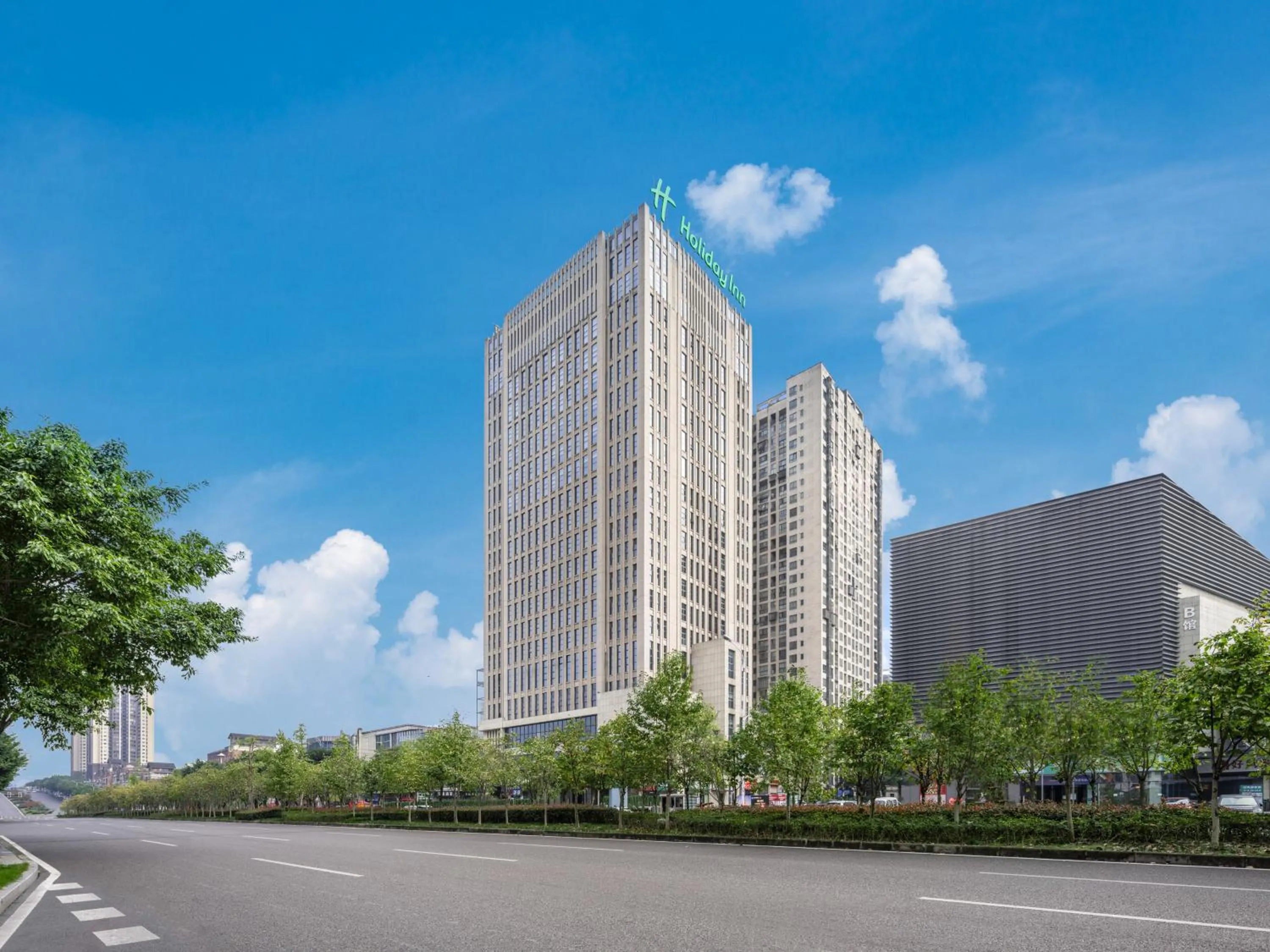 Property building in Holiday Inn Chongqing Shuangfu, an IHG Hotel