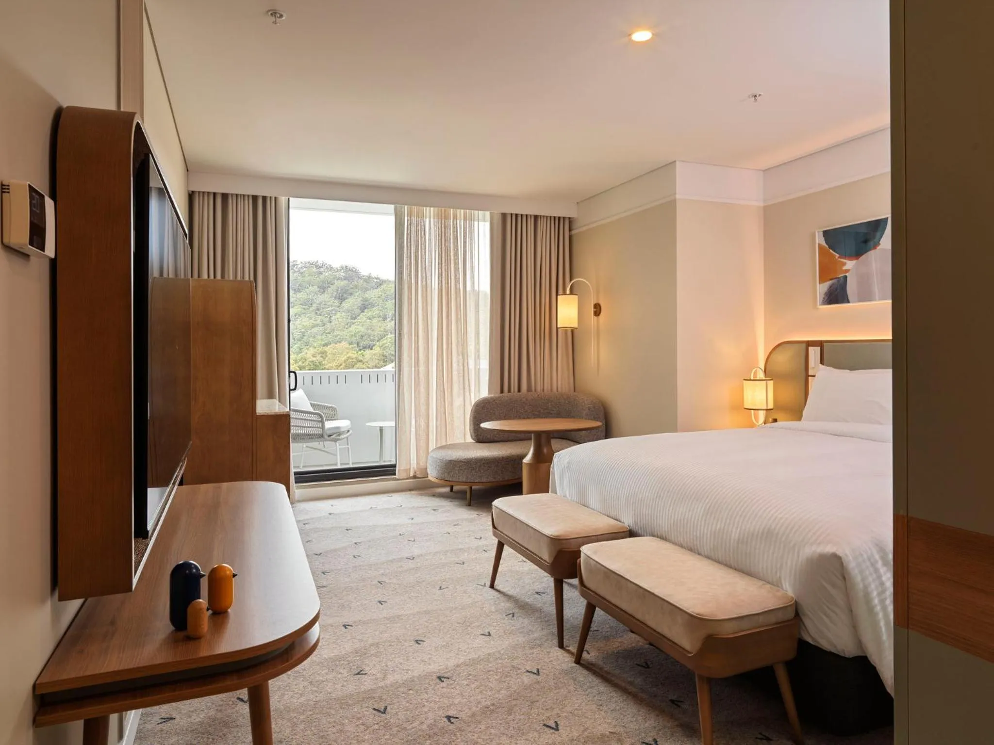 Photo of the whole room, Bed in voco Gosford by IHG