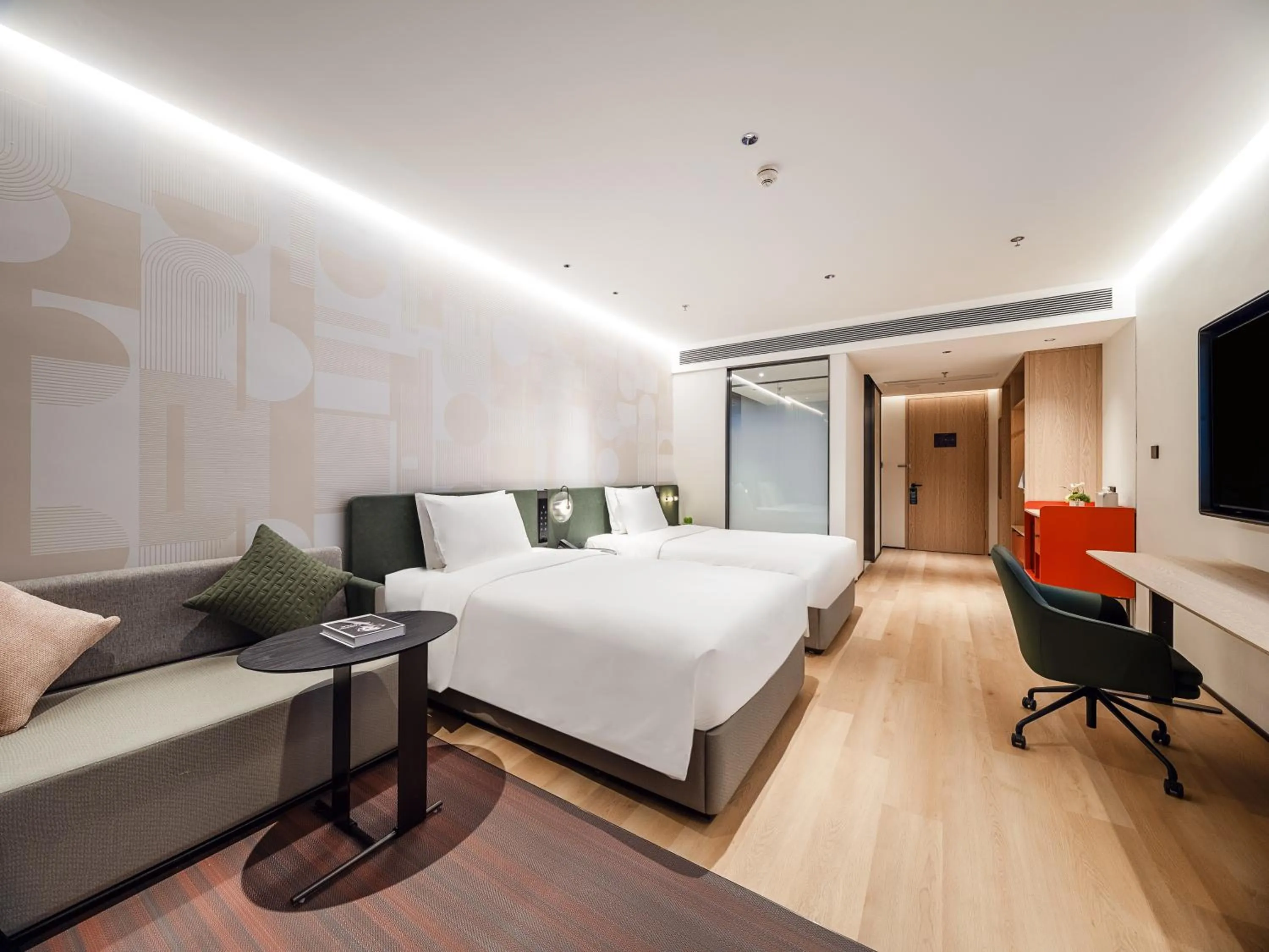 Photo of the whole room, Bed in EVEN Hotel Shanghai Jinqiao by IHG