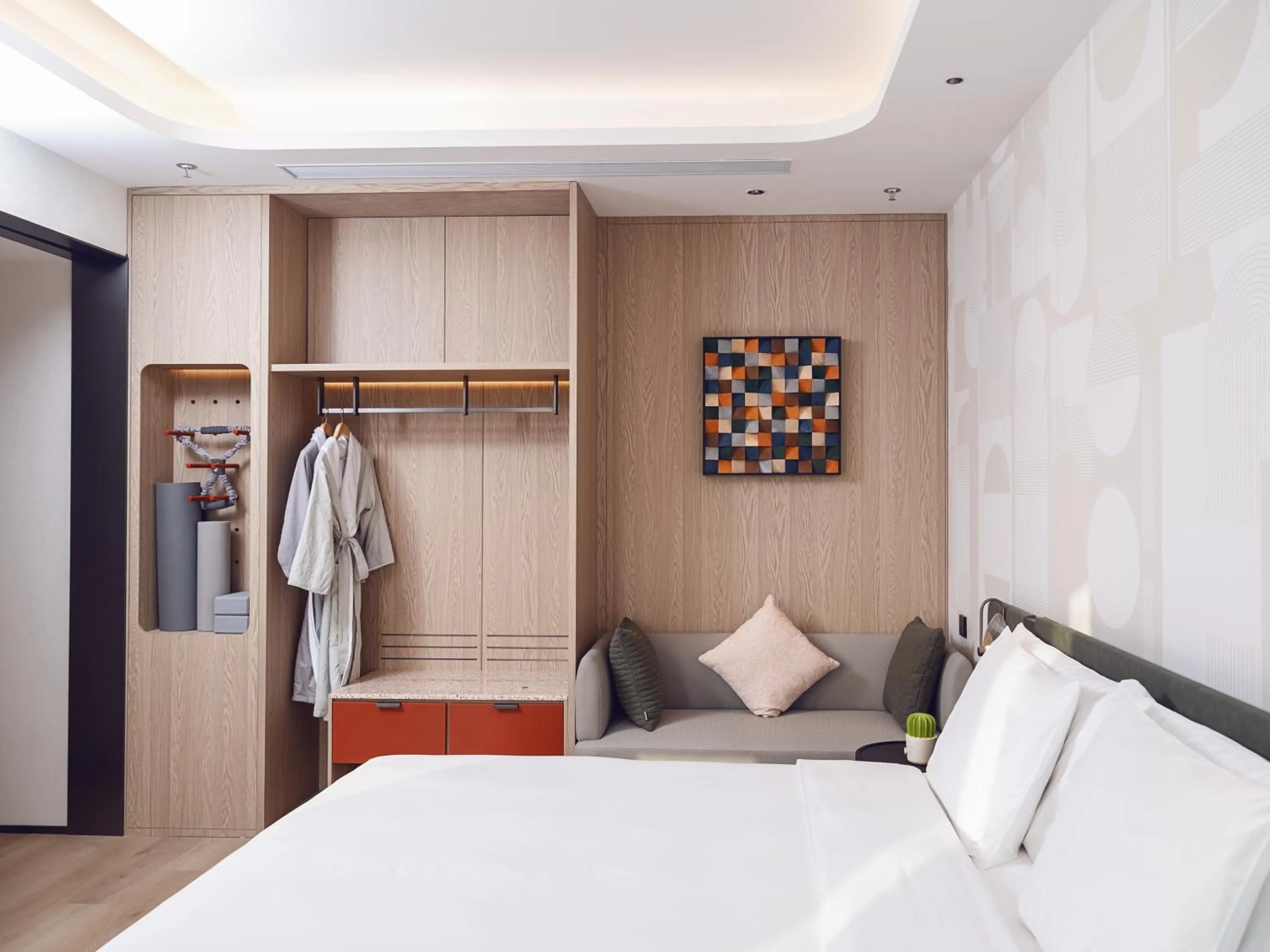 Bedroom, Bed in EVEN Hotel Shanghai Jinqiao by IHG