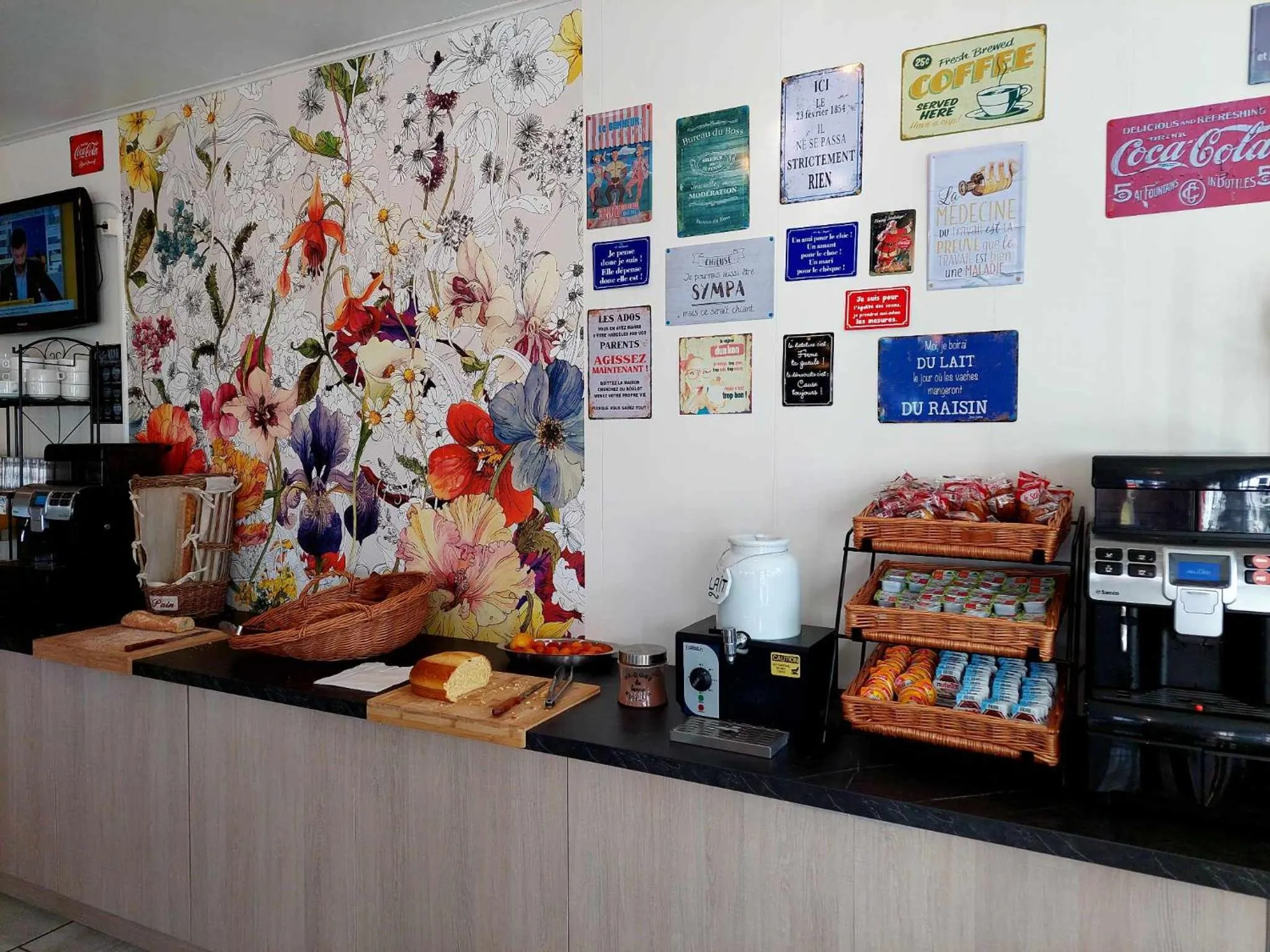 Property building in Le Mareuillais Hotel-Restaurant