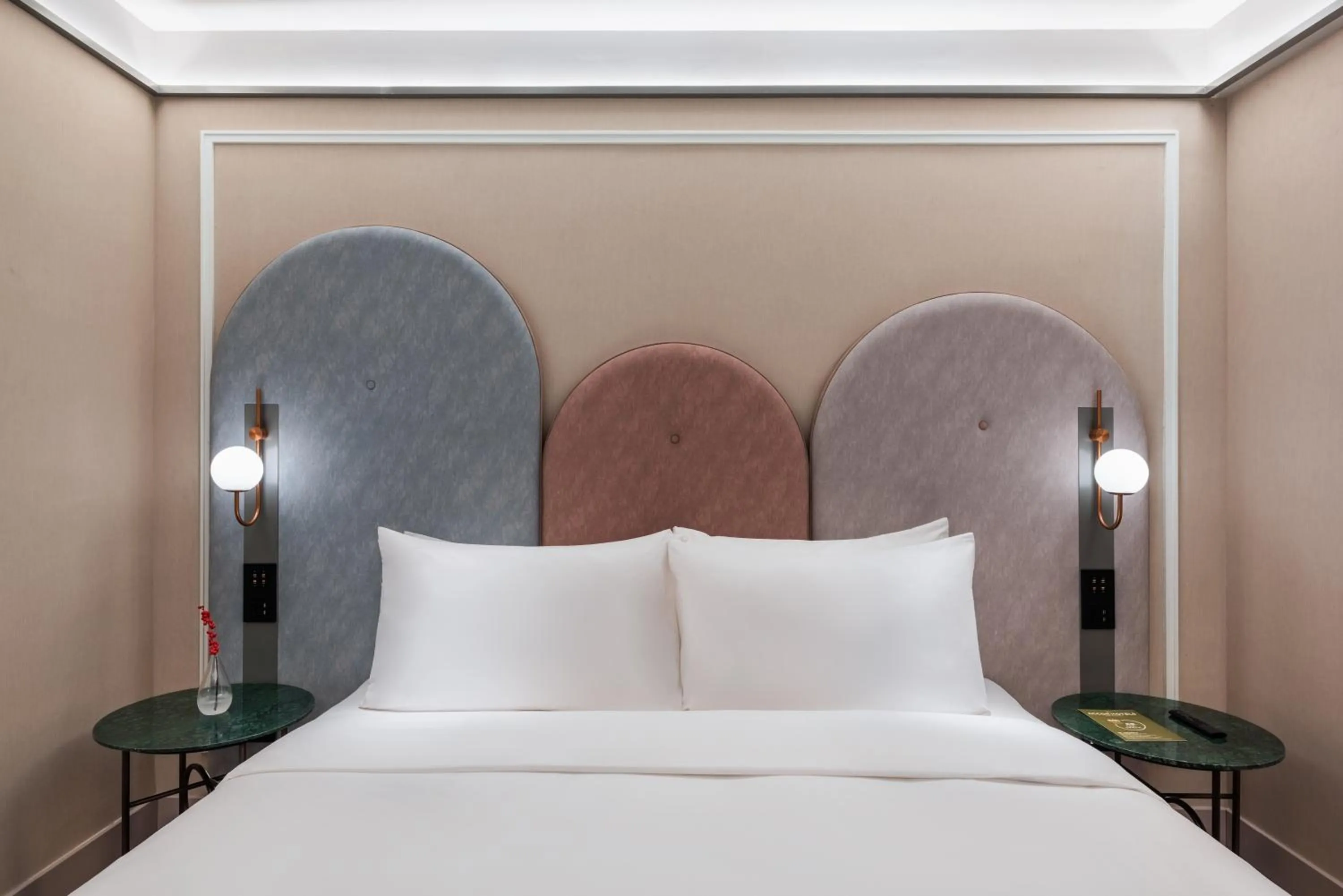 Bed in Mercure Hangzhou Qingchun