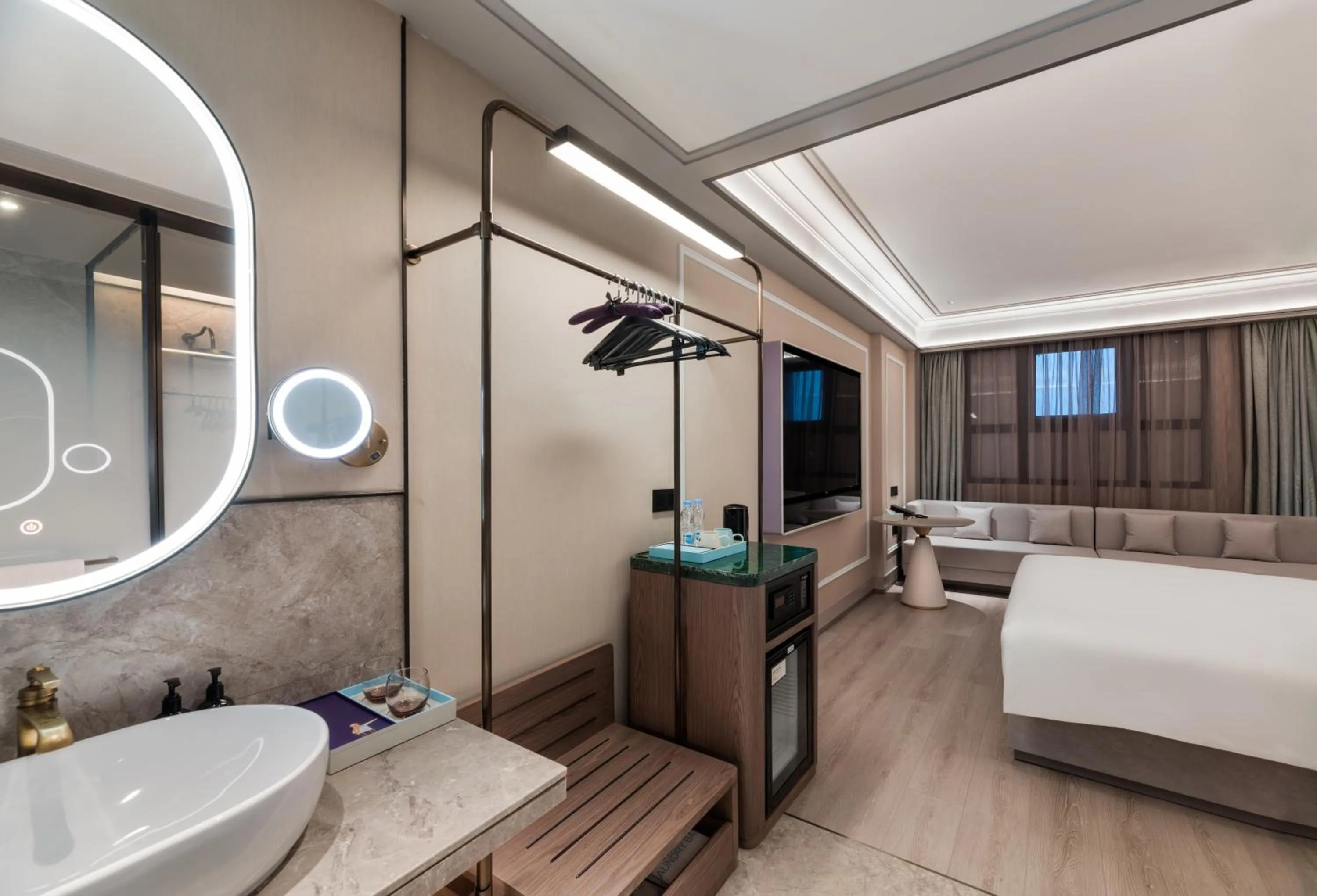 Bed in Mercure Hangzhou Qingchun