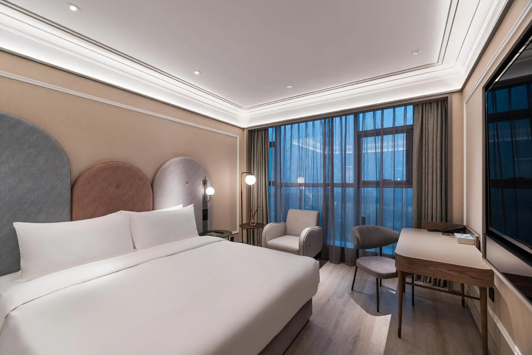Bed in Mercure Hangzhou Qingchun