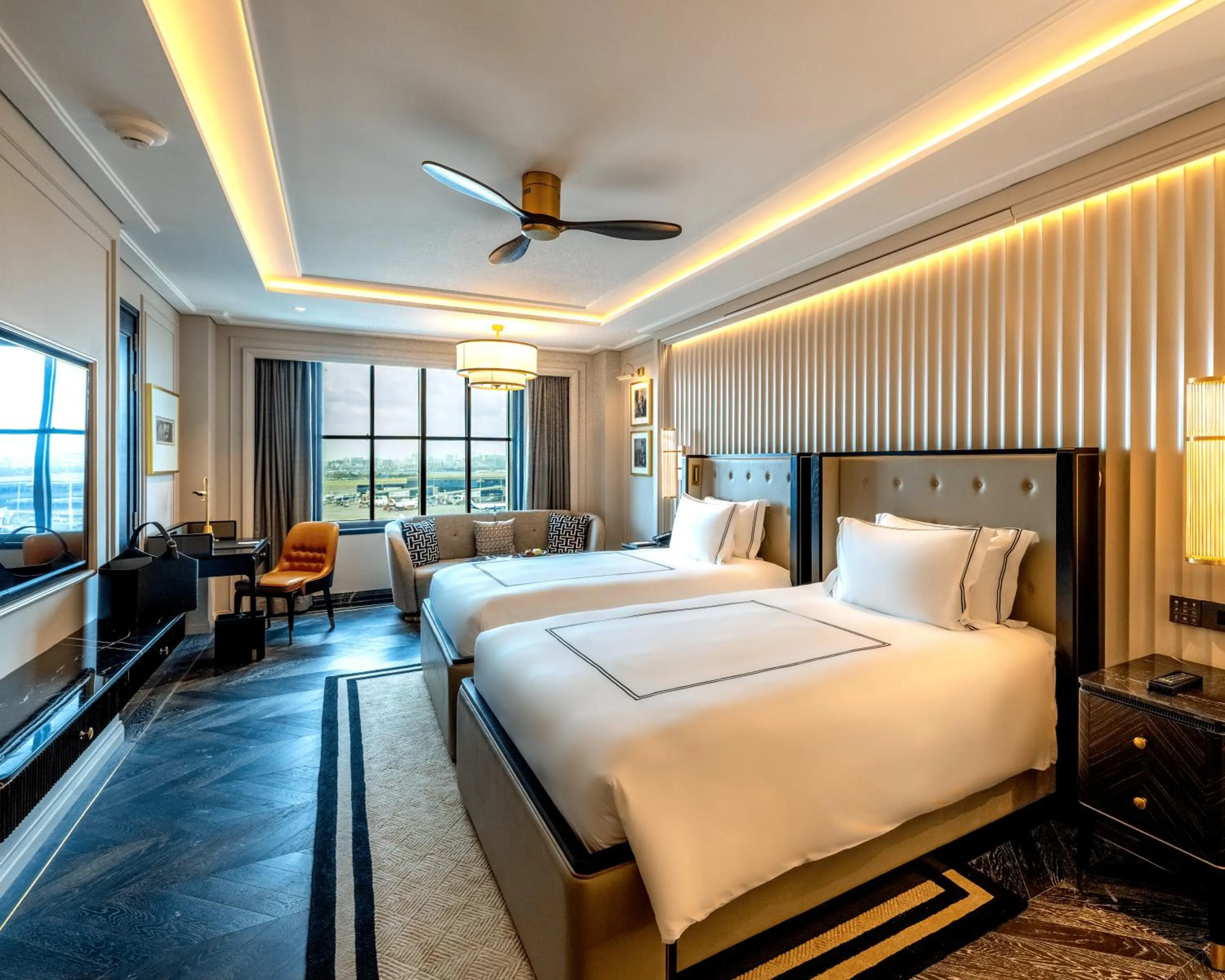 Bed in Fairmont Mumbai