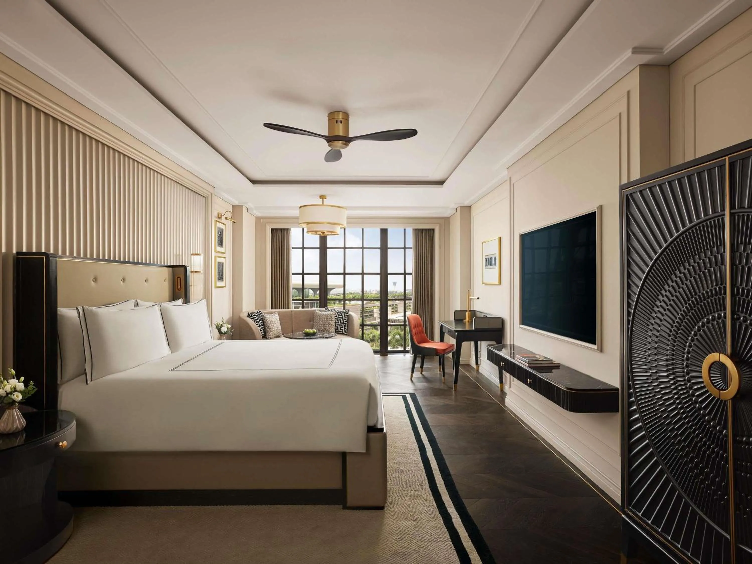 Bedroom, Bed in Fairmont Mumbai