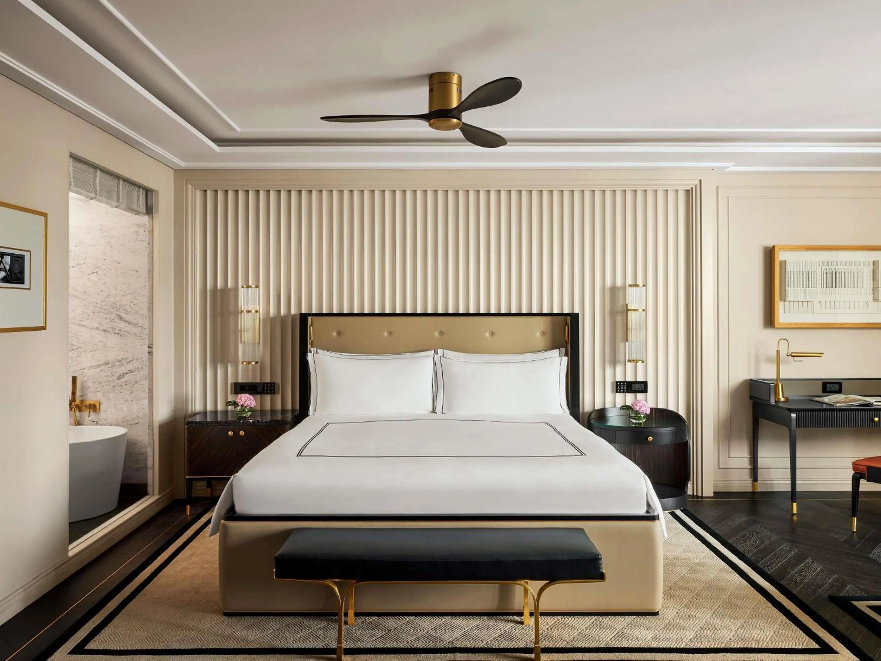 Bedroom, Bed in Fairmont Mumbai