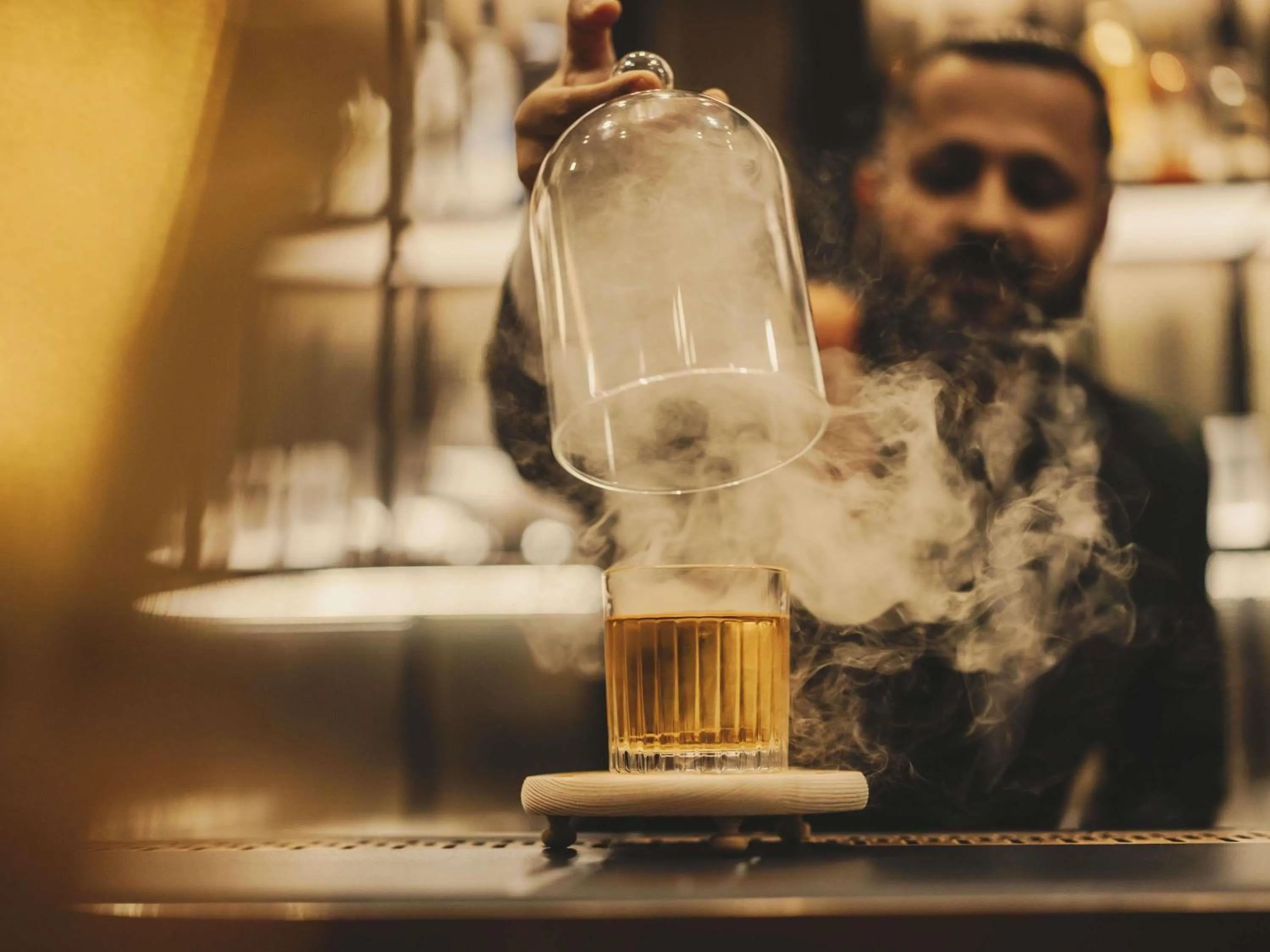 Lounge or bar in Fairmont Mumbai