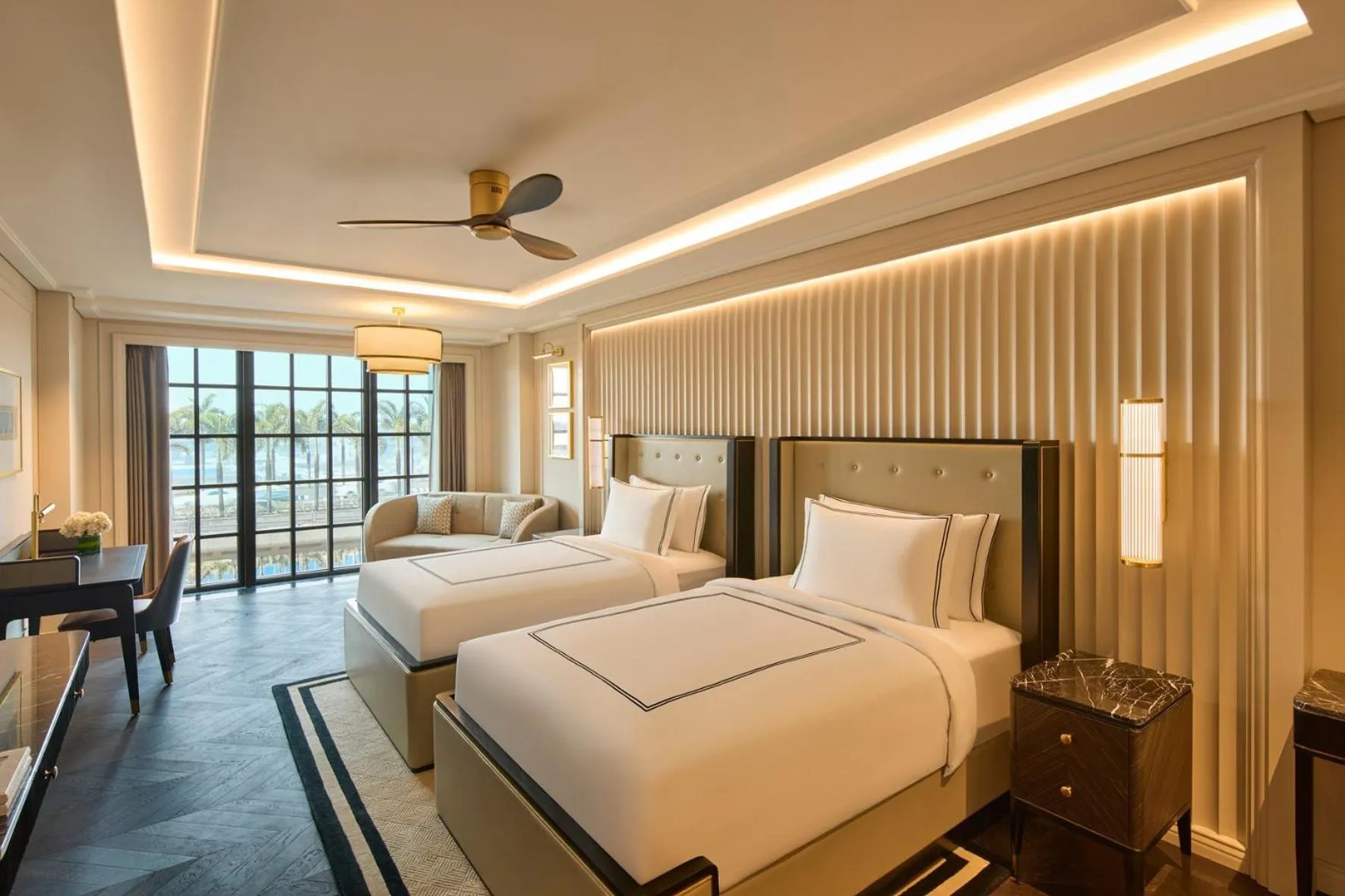 Bed in Fairmont Mumbai