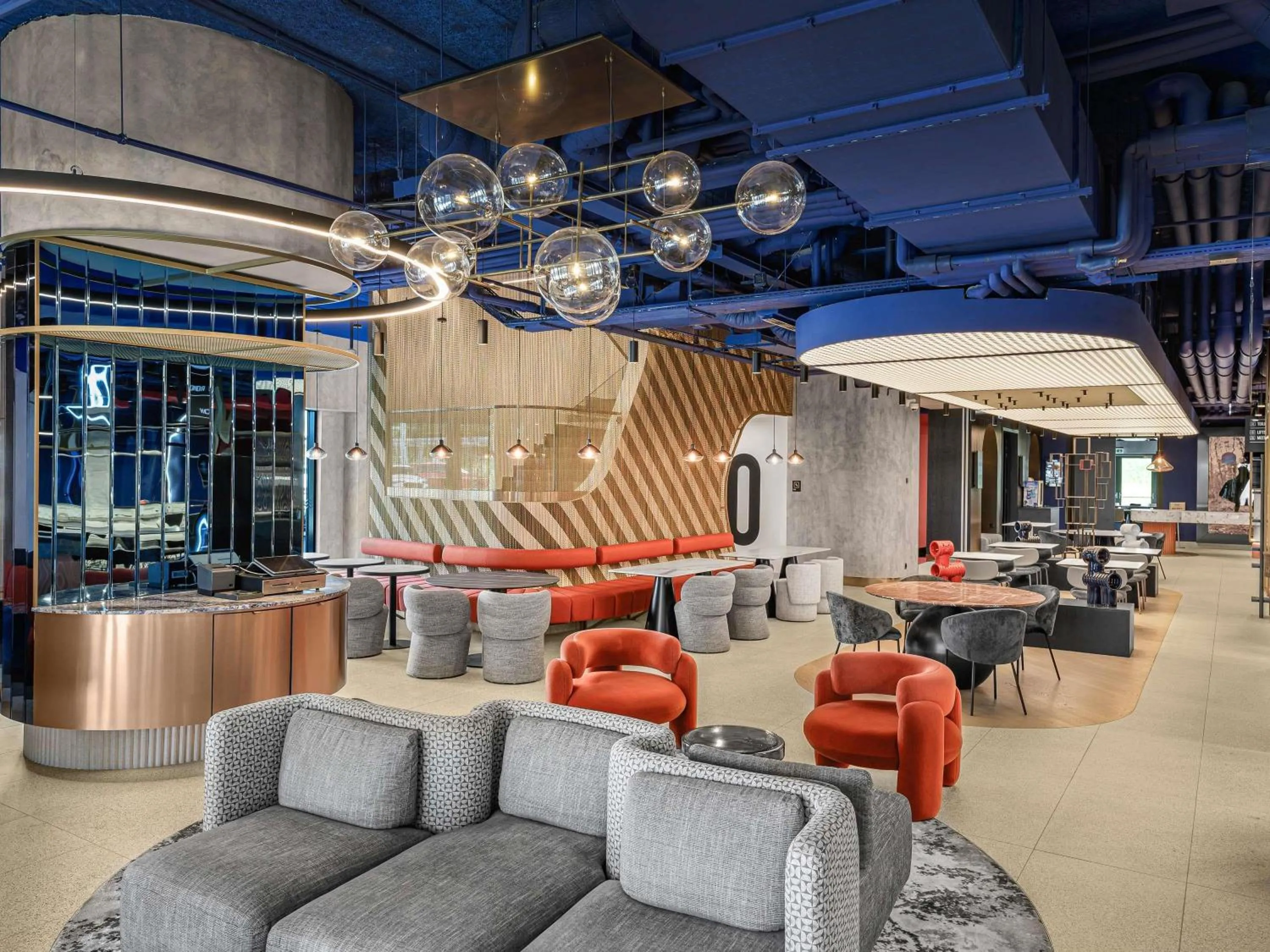 Lounge or bar in TRIBE Budapest Airport