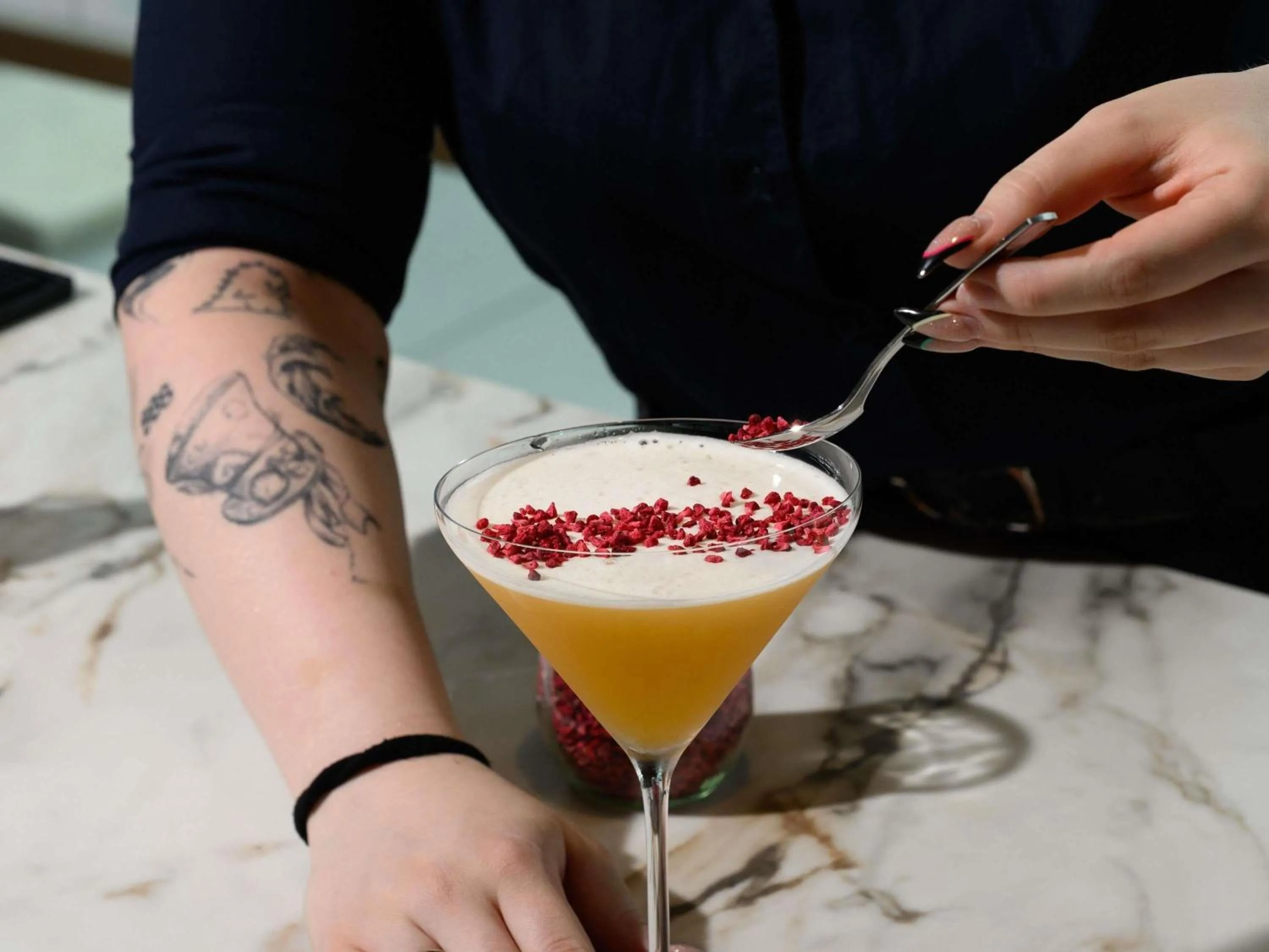 Lounge or bar in TRIBE Budapest Airport