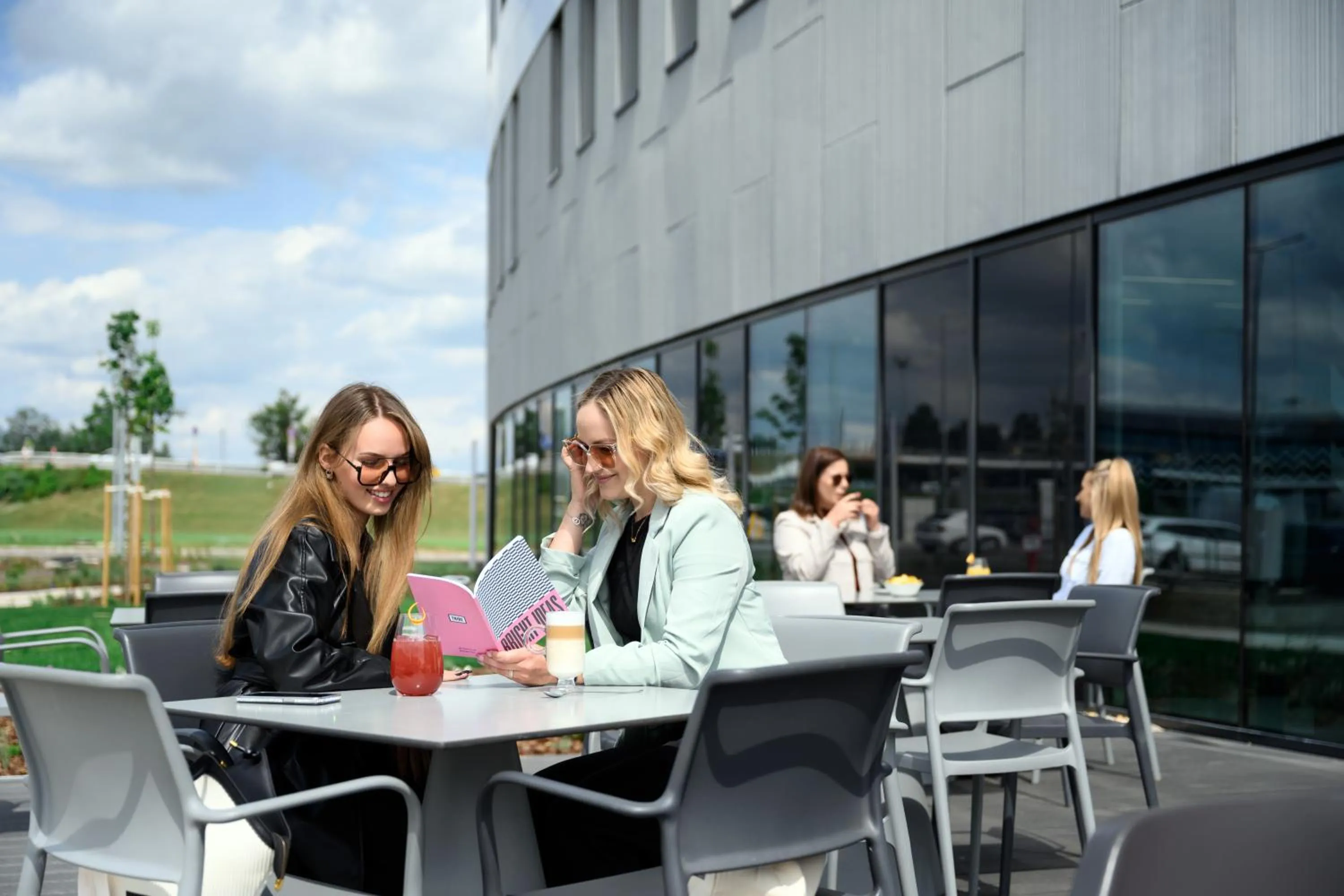 Restaurant/places to eat in TRIBE Budapest Airport