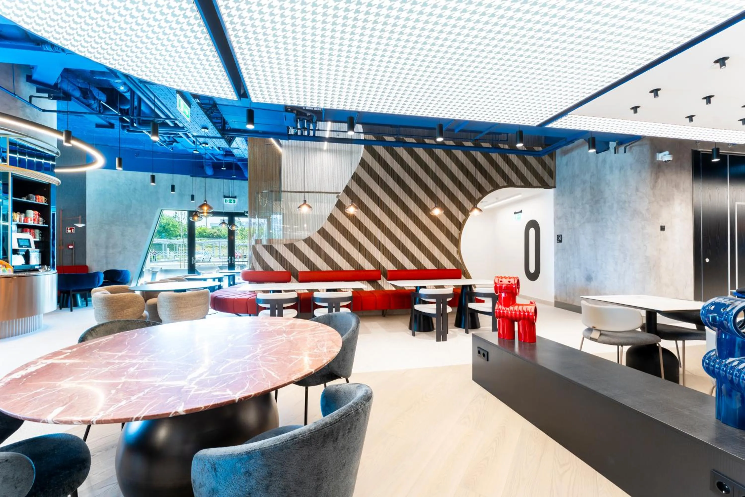 Restaurant/places to eat in TRIBE Budapest Airport