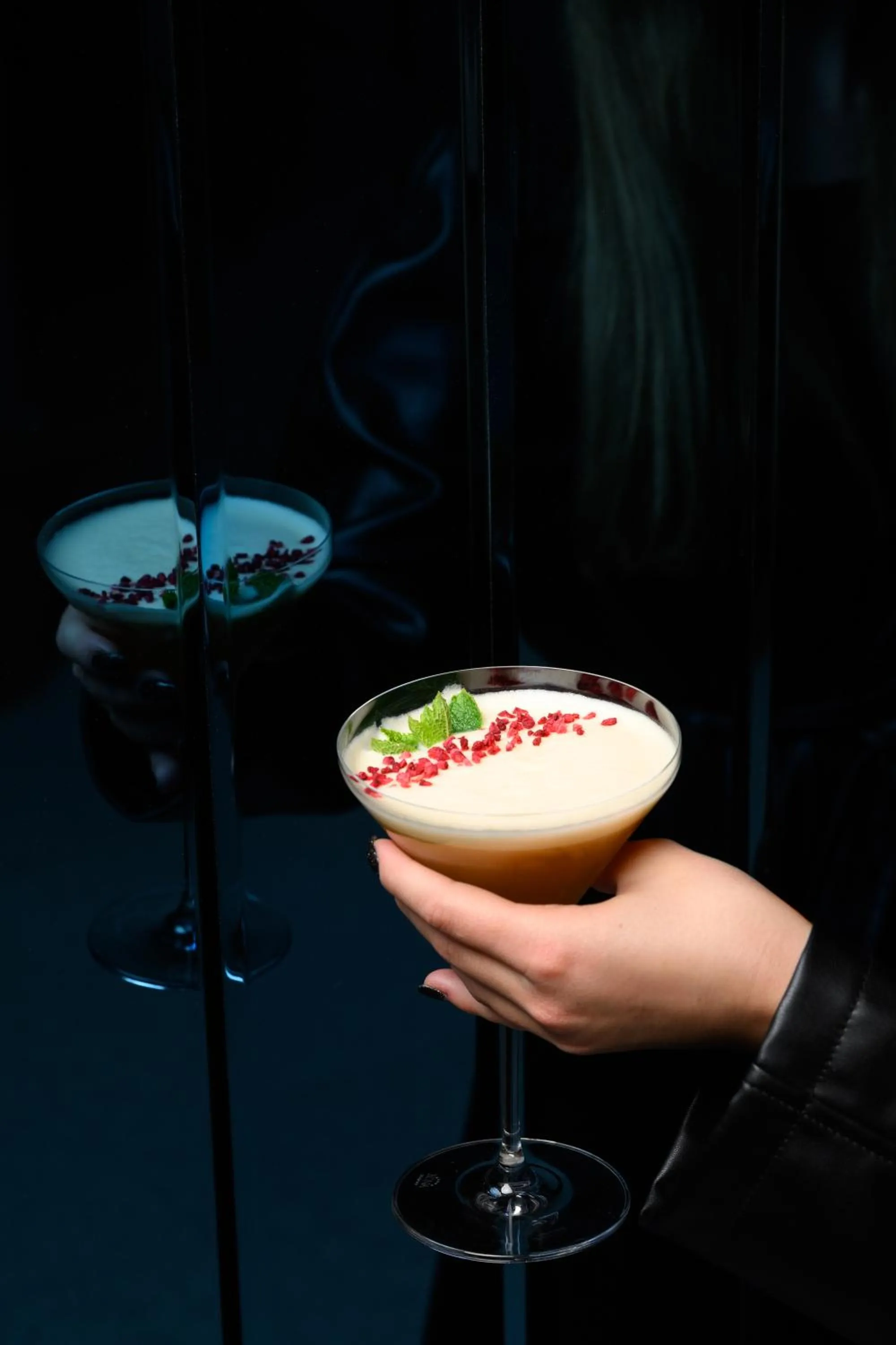 Lounge or bar in TRIBE Budapest Airport