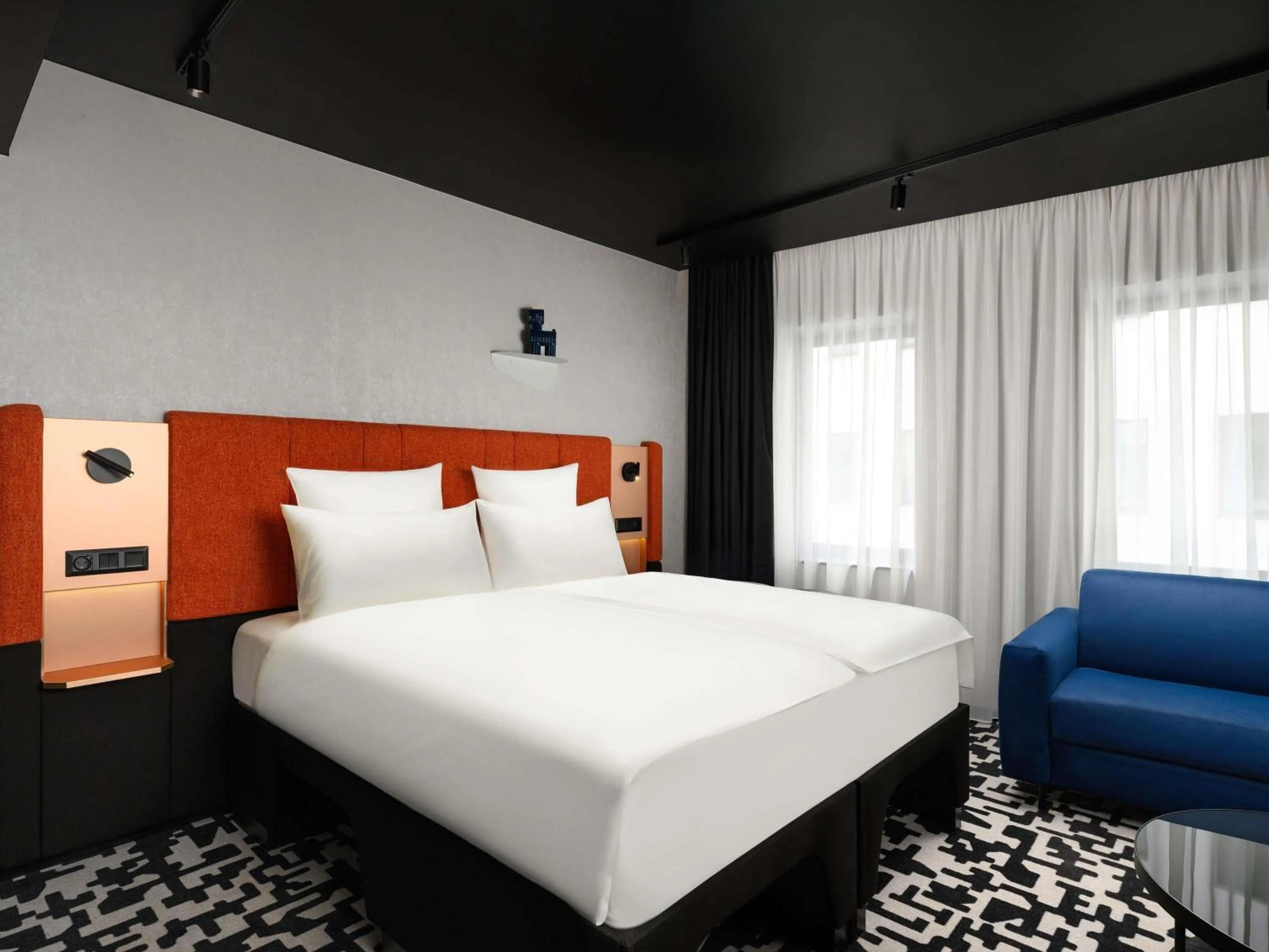 Bedroom, Bed in TRIBE Budapest Airport