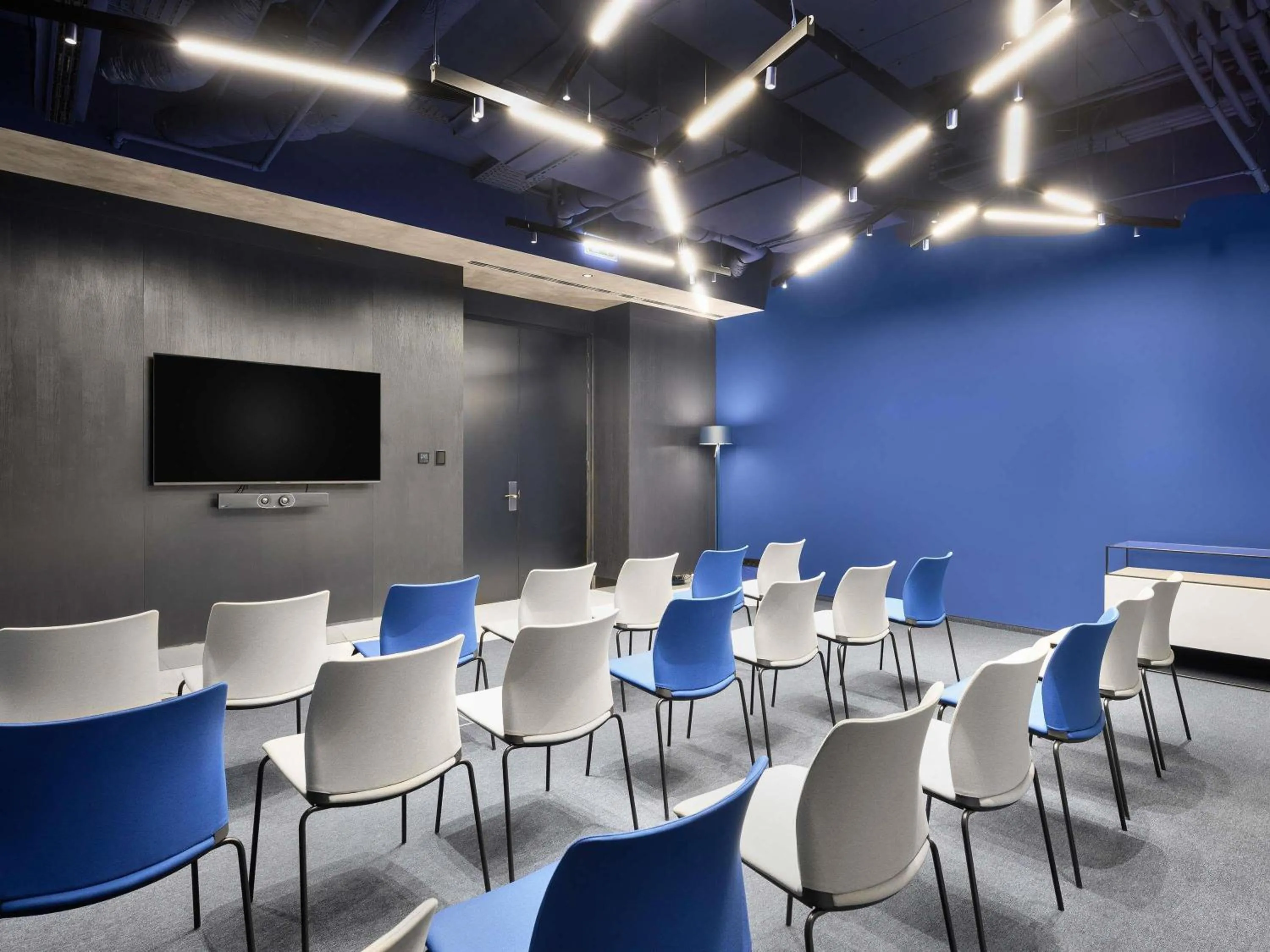 Meeting/conference room in TRIBE Budapest Airport