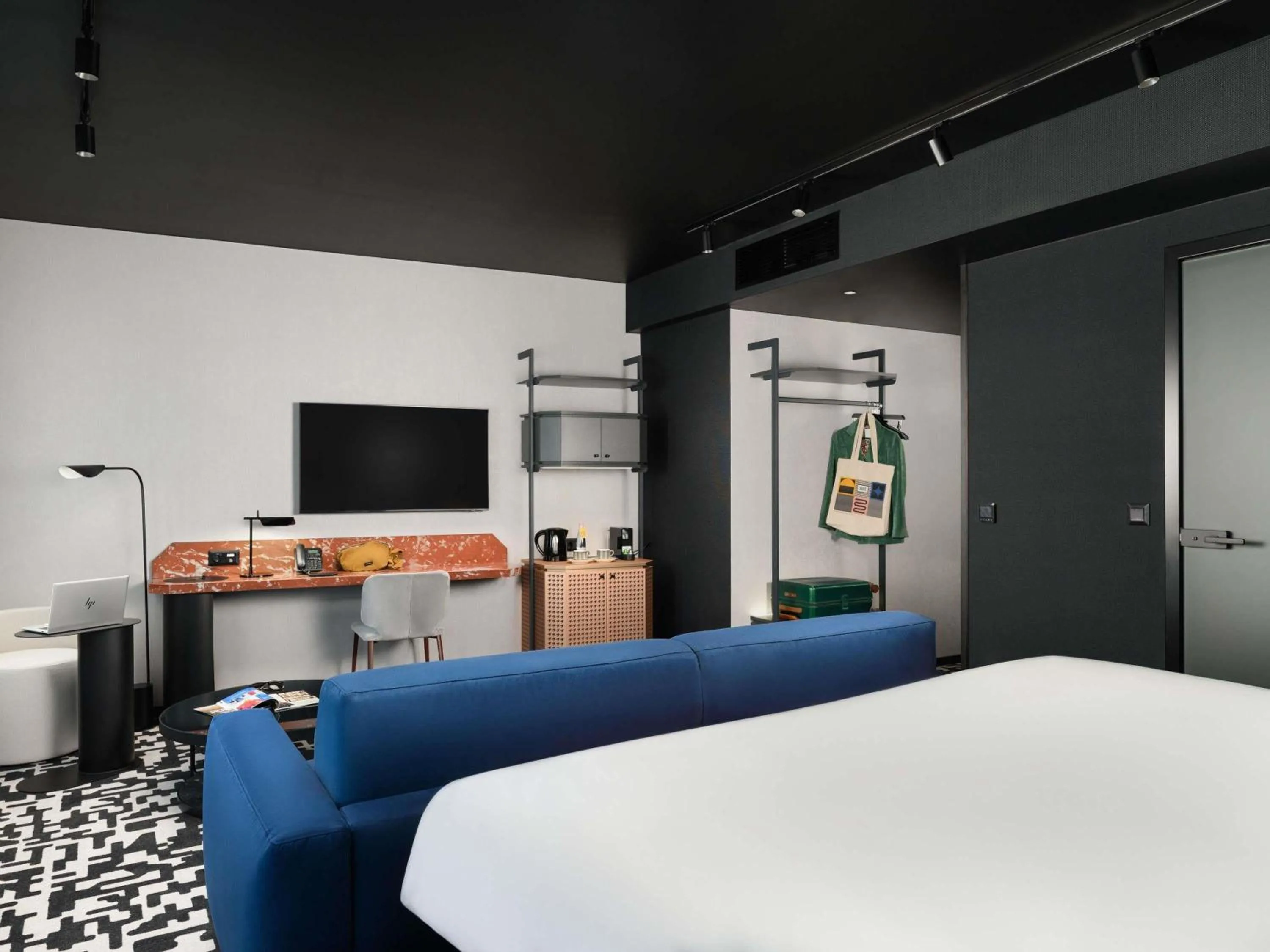 Bedroom, Bed in TRIBE Budapest Airport