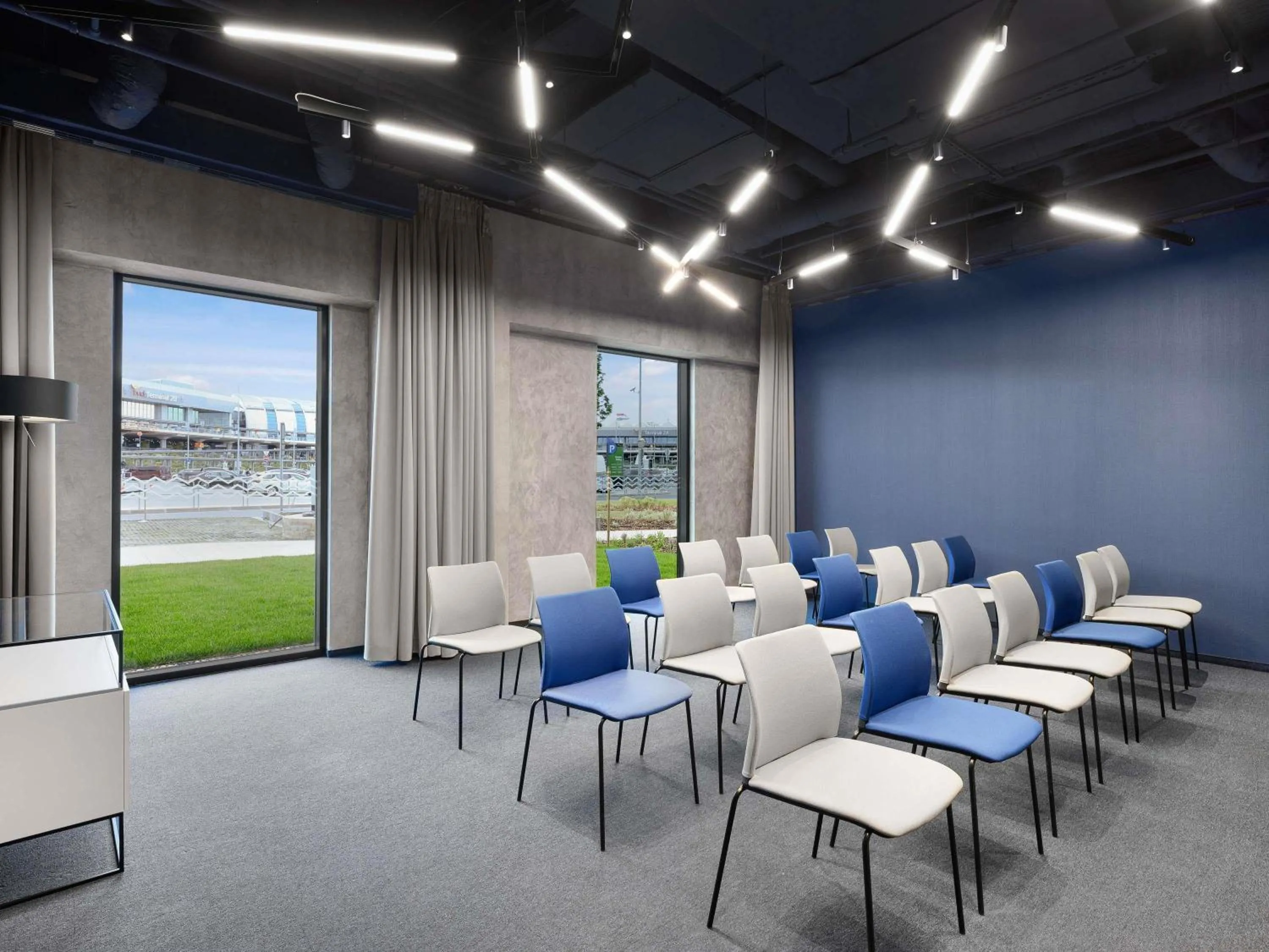 Meeting/conference room in TRIBE Budapest Airport