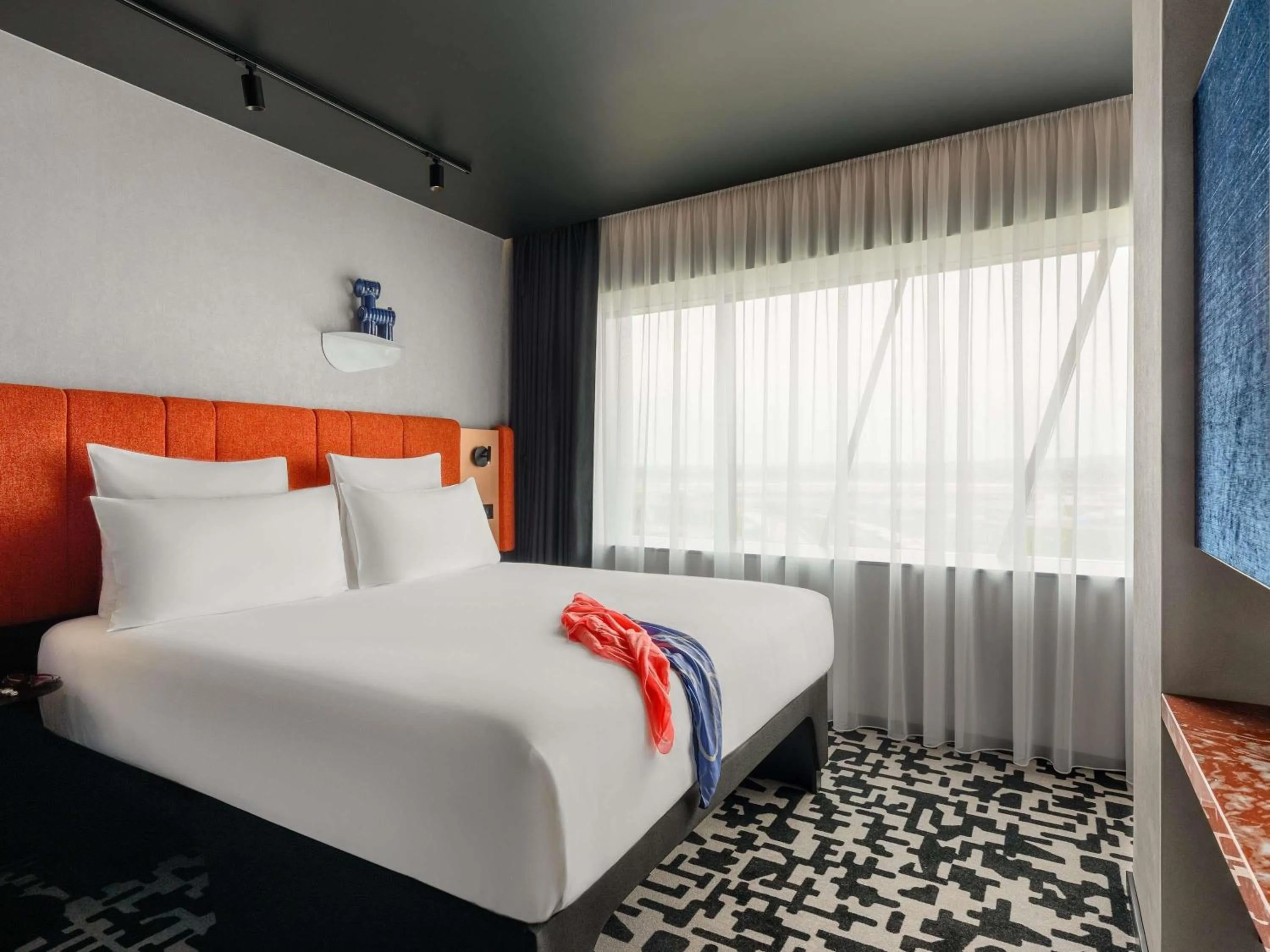 Bedroom, Bed in TRIBE Budapest Airport