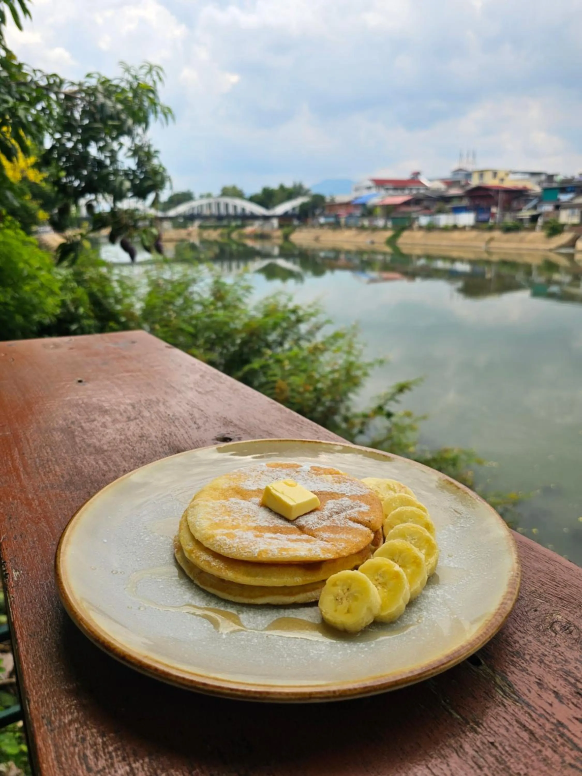 Food and drinks in Kanecha's Home Lampang