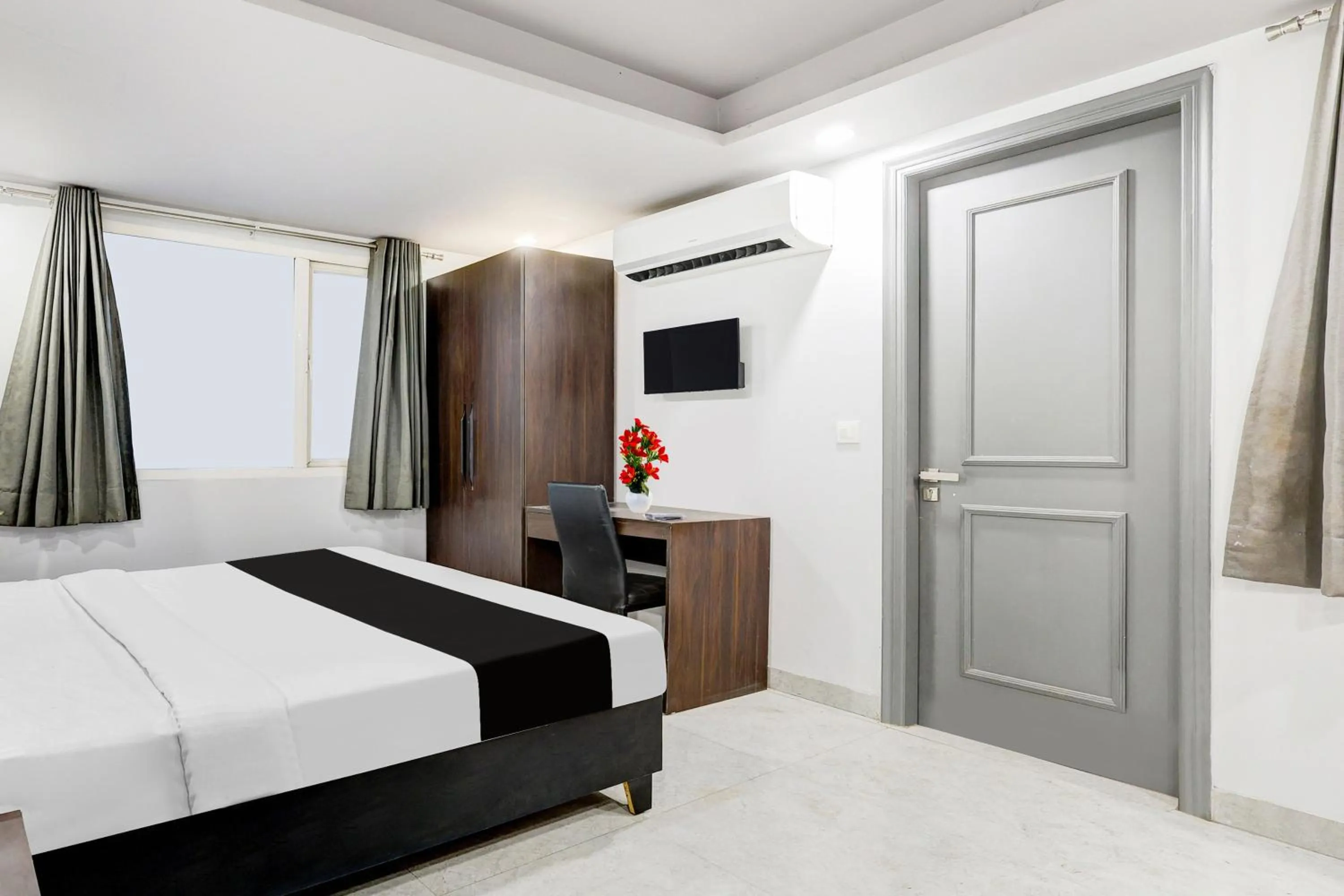 Bedroom, Bed in Super Collection O Shalimar Bagh