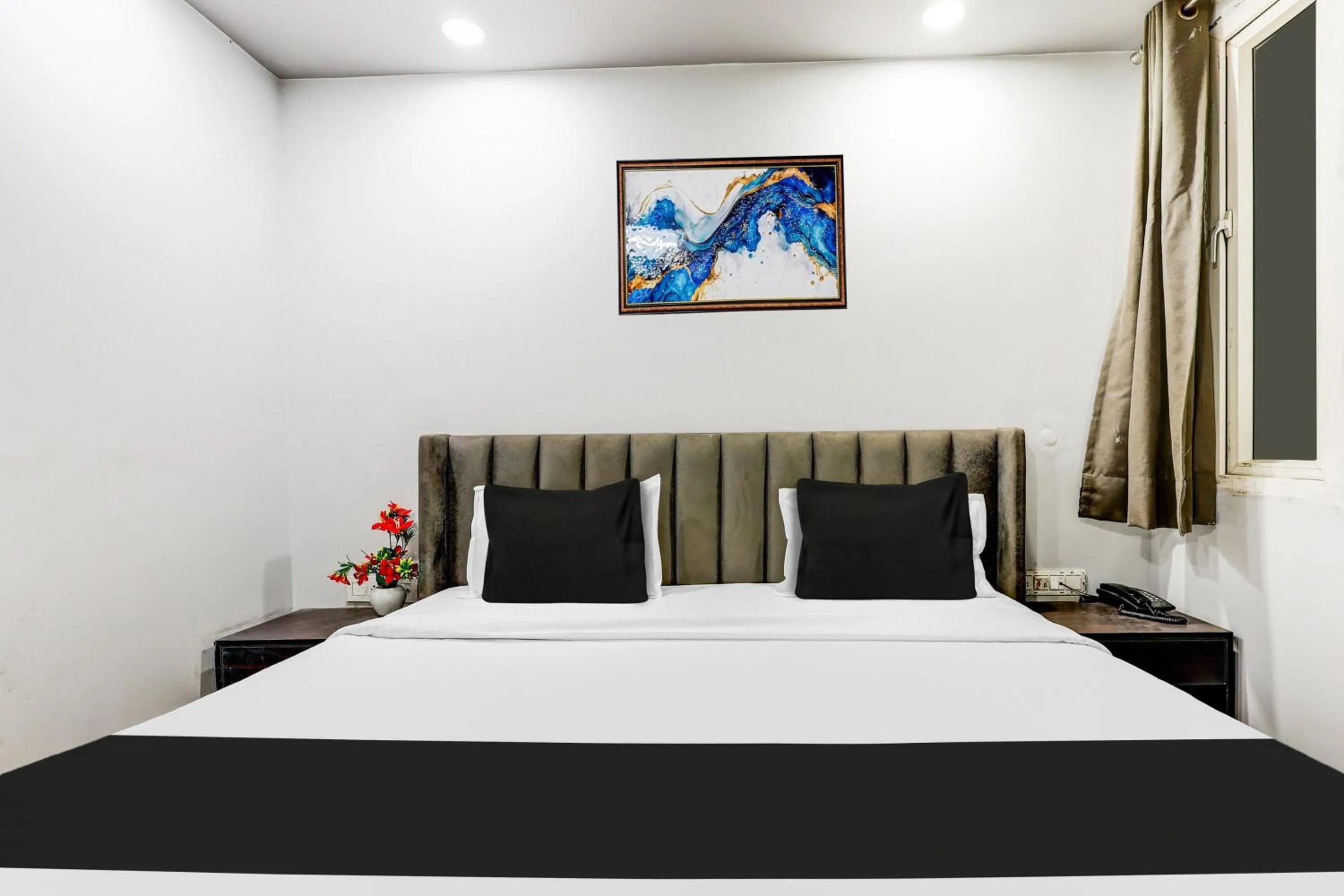 Bedroom, Bed in Super Collection O Shalimar Bagh