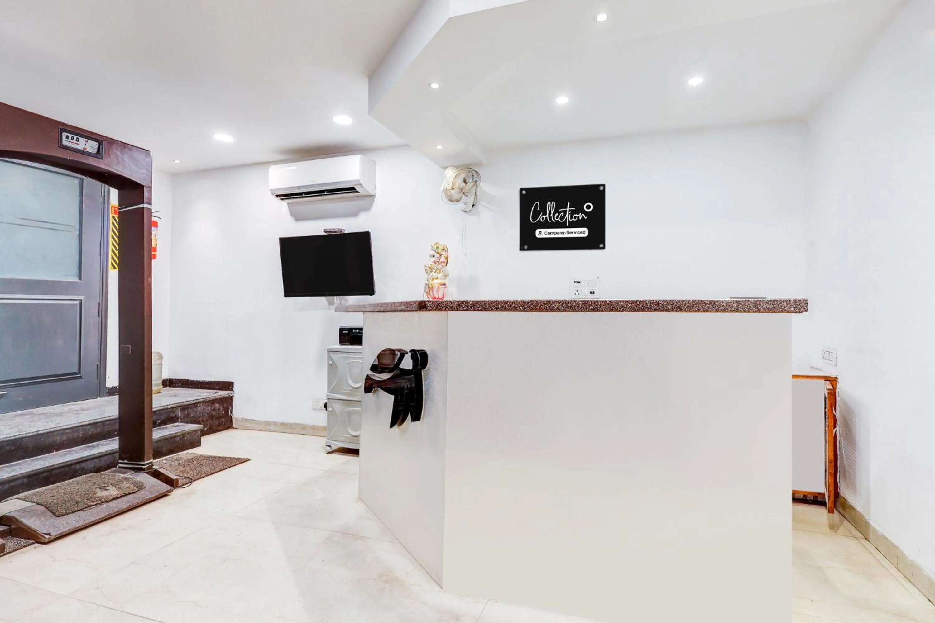 Lobby or reception in Super Collection O Shalimar Bagh