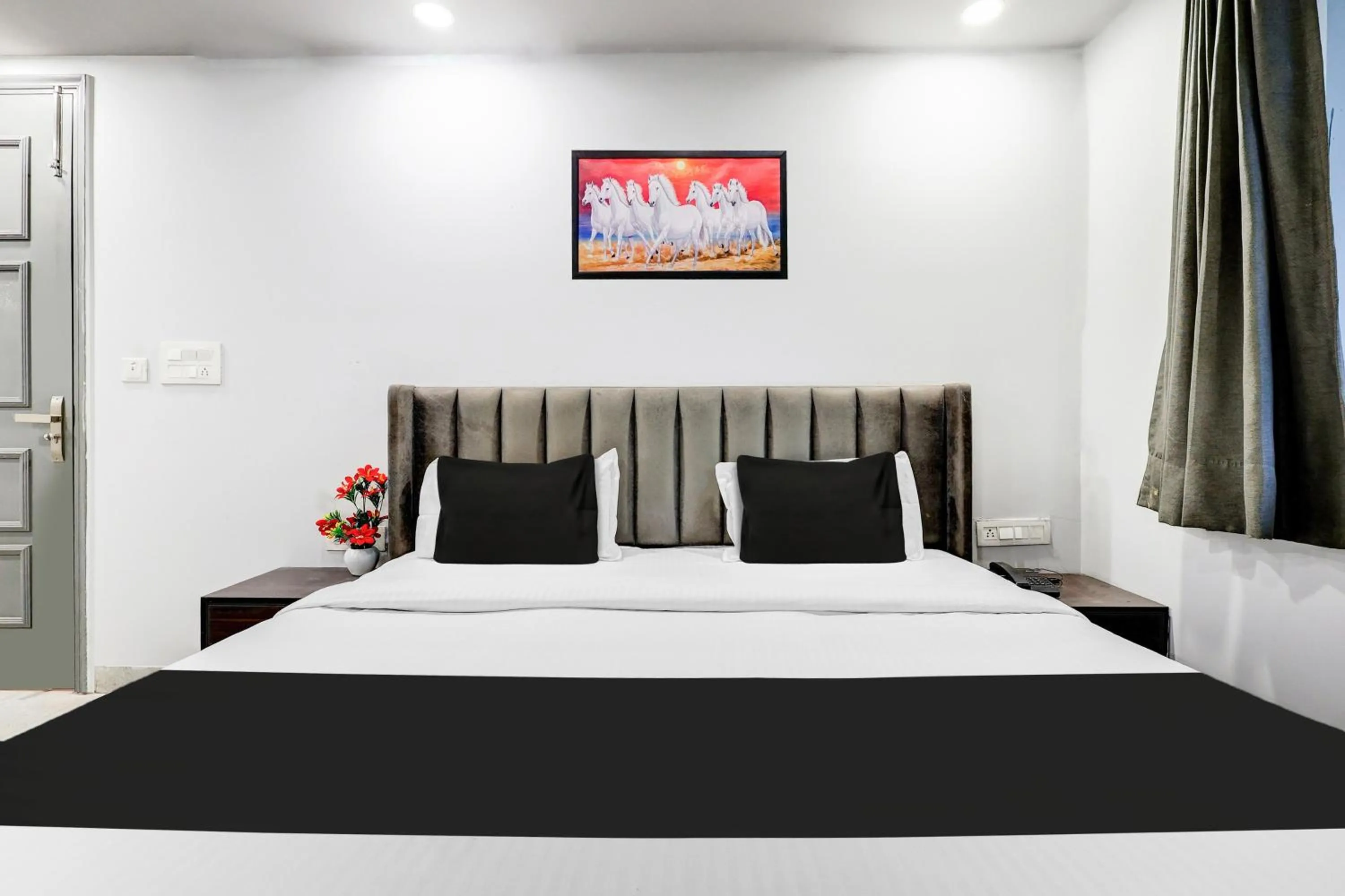 Bedroom, Bed in Super Collection O Shalimar Bagh