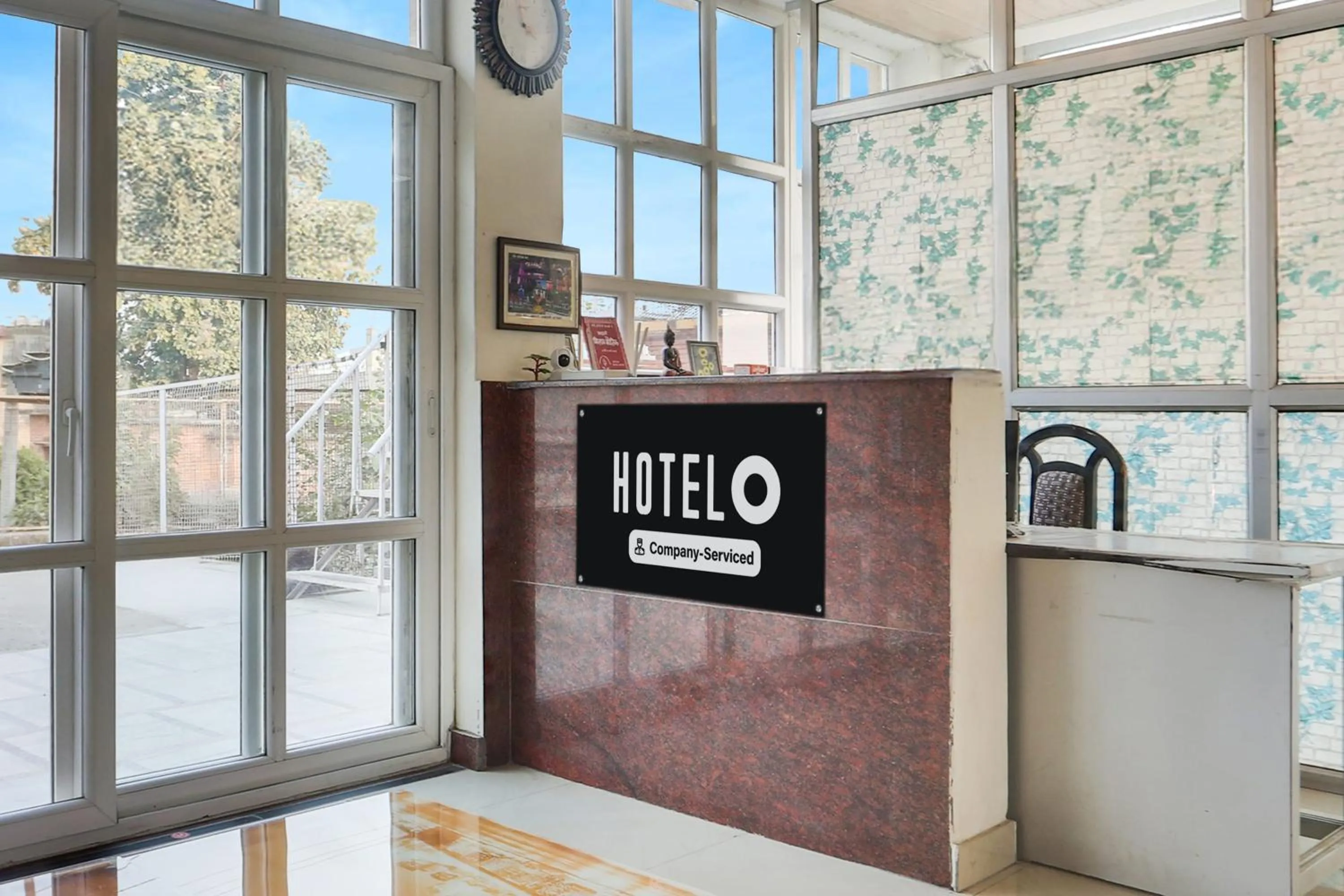 Lobby or reception in Super Hotel O Jamrani Formerly White House