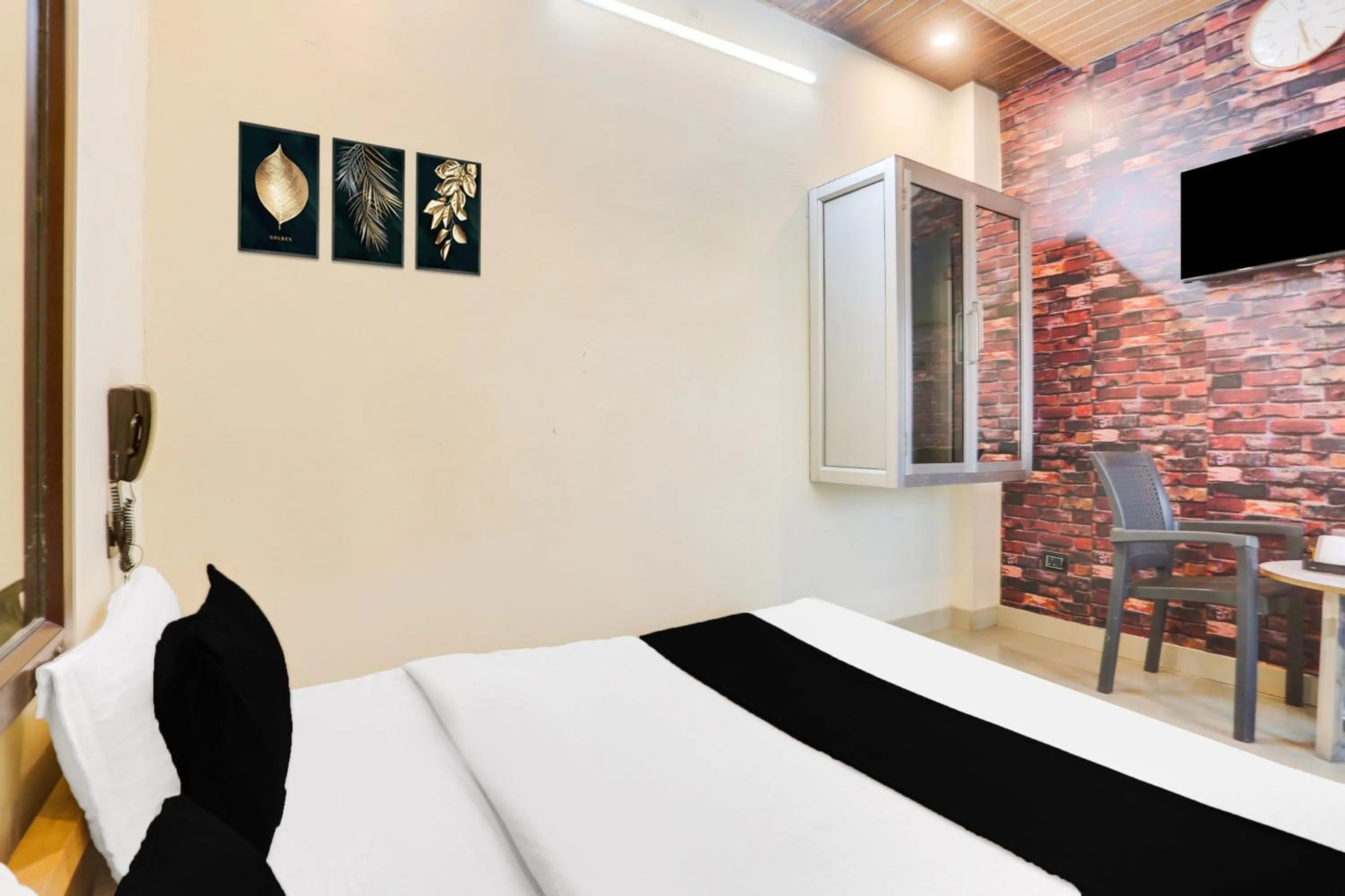 Bedroom, Bed in Super Hotel O Jamrani Formerly White House