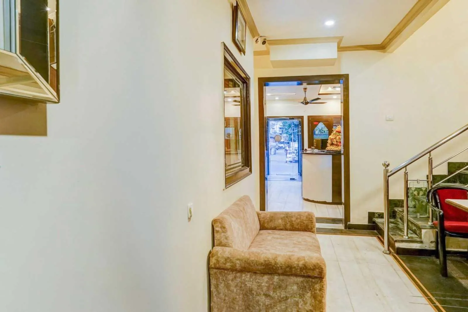 Lobby or reception in Super Collection O Sindhi Camp Formerly Hotel Abhinandan Inn