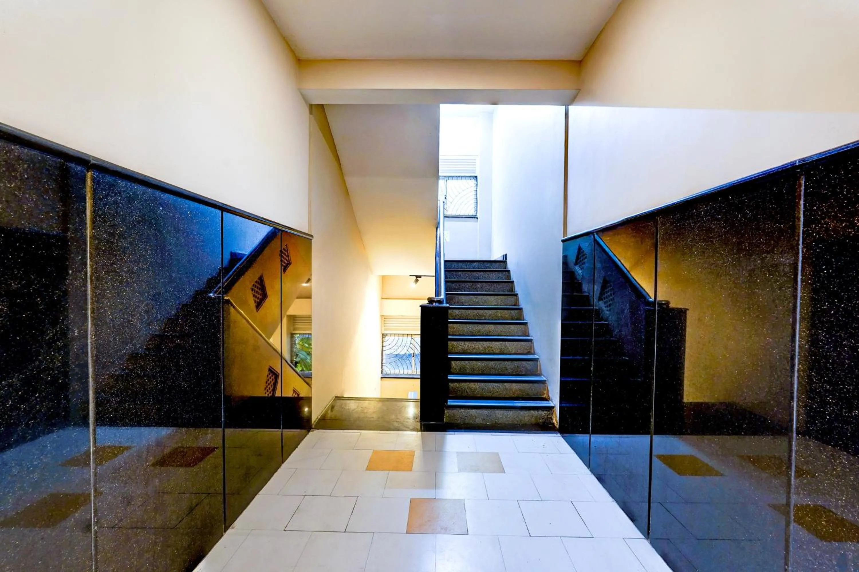 Lobby or reception in Super Hotel O Chrompet Near Rela Hospital