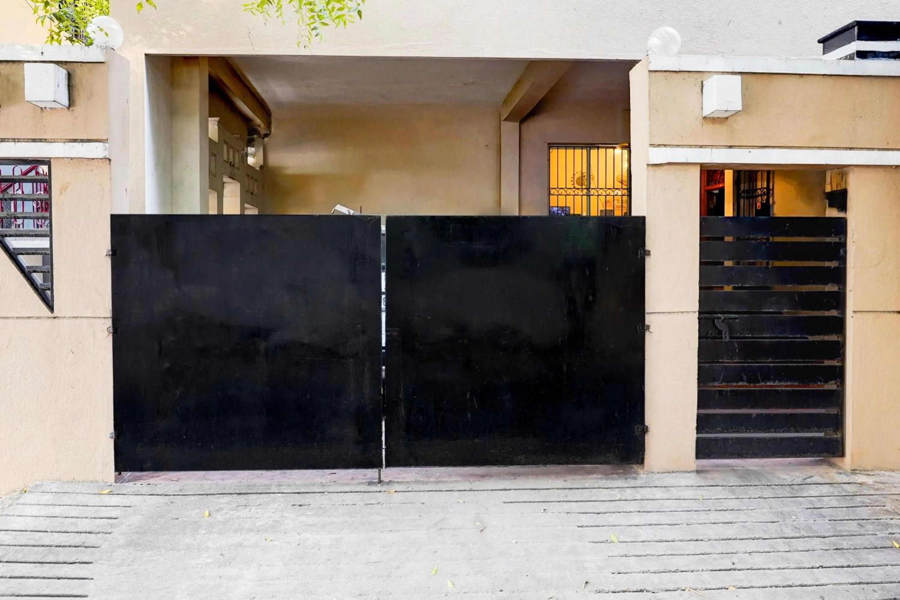 Facade/entrance in Hotel O Chrompet Near Rela Hospital