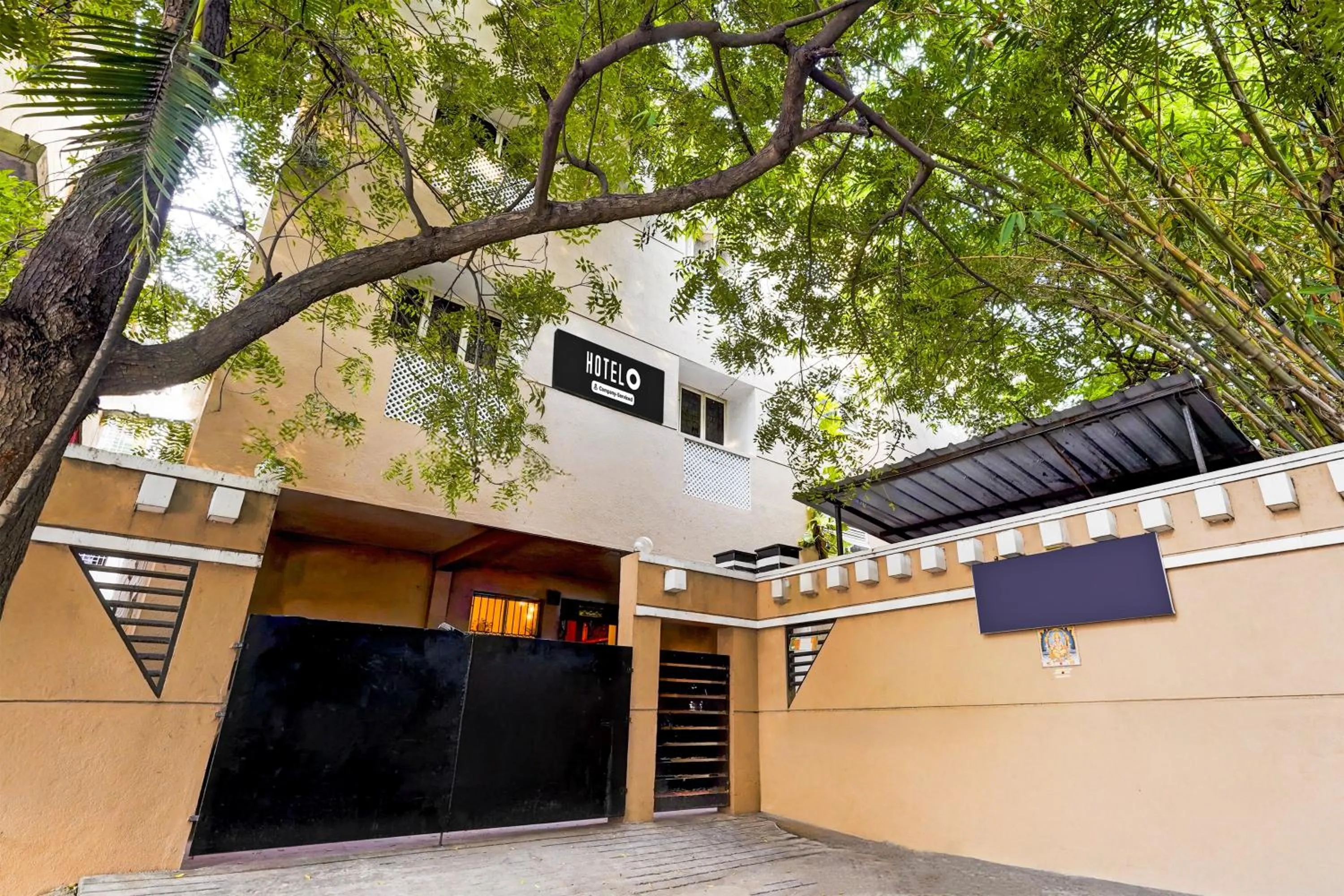 Facade/entrance in Hotel O Chrompet Near Rela Hospital