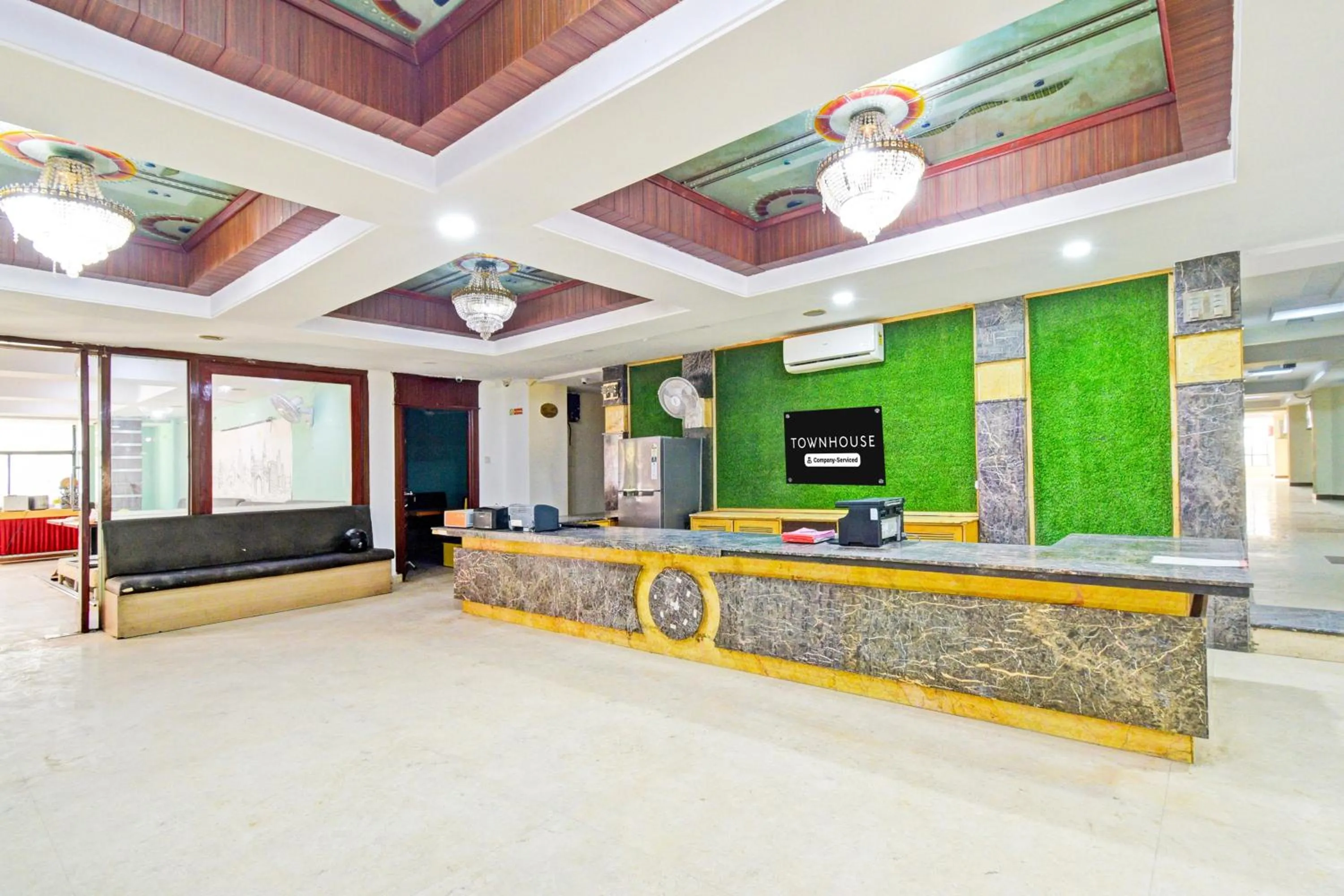 Lobby or reception in Super Townhouse Ameerpet Balkampet Road